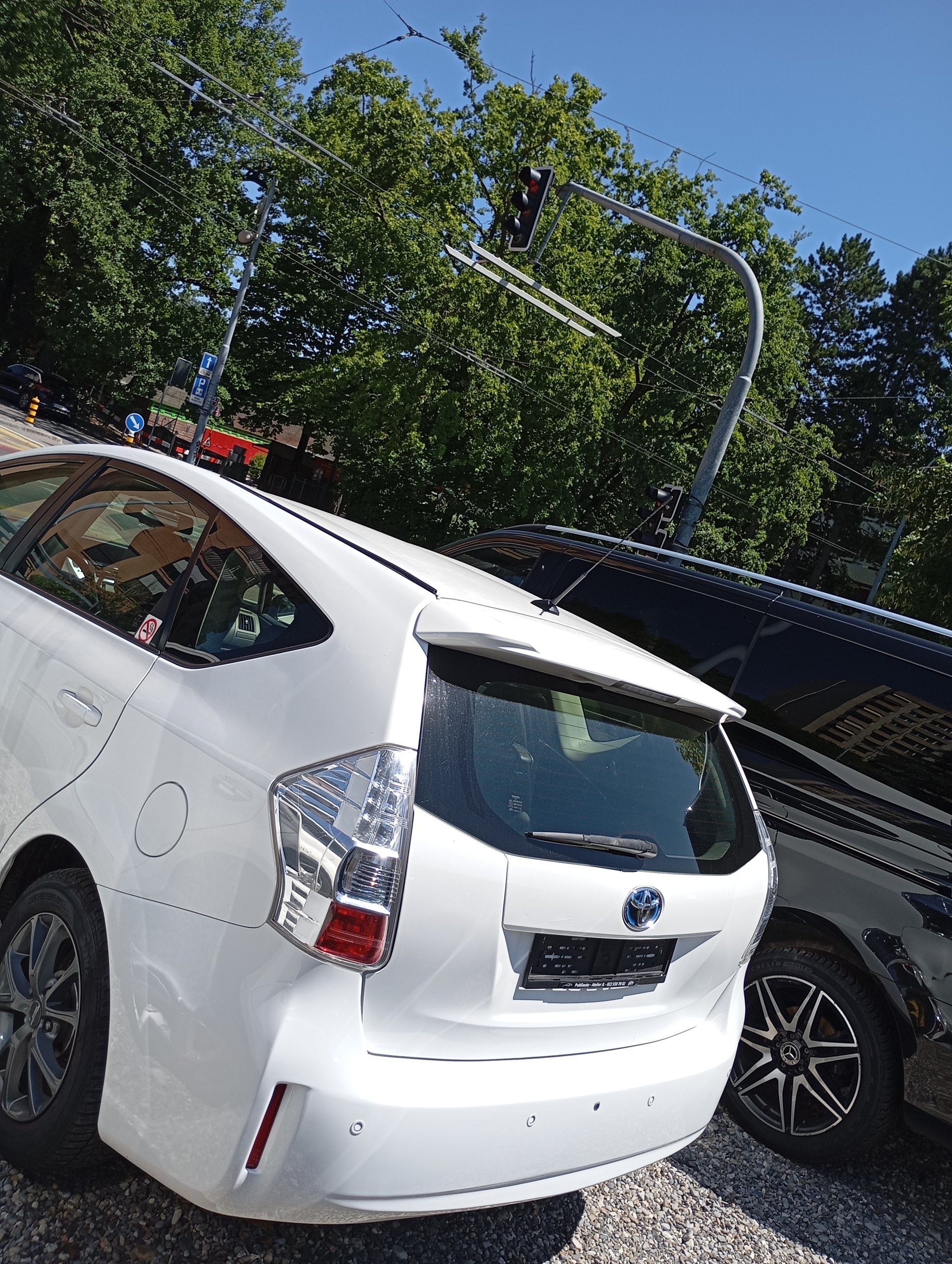 TOYOTA PRIUS PLUS-image-2