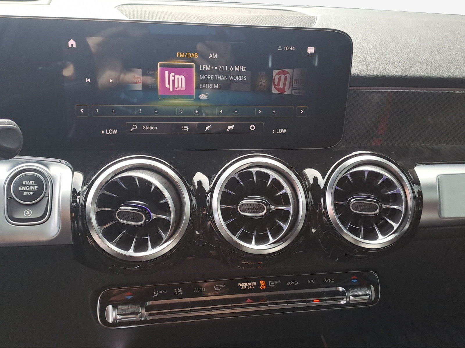 MERCEDES-BENZ GLB 35 AMG 4Matic 8G-Tronic-image-10