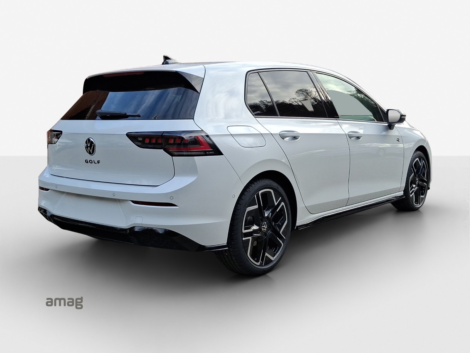 VW Golf 1.5 e TSI mHEV R-Line DSG-image-4