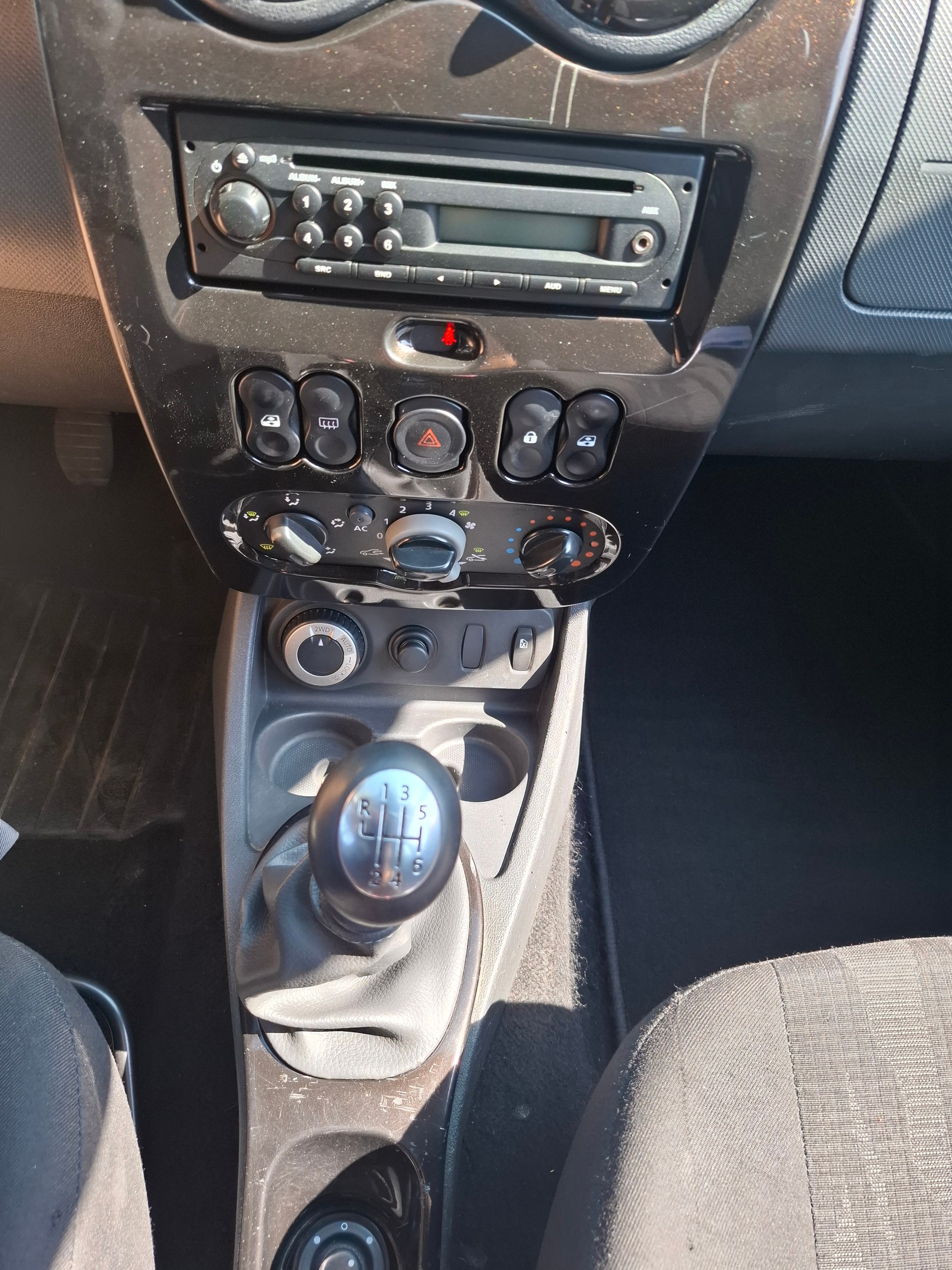 DACIA Duster 1.6 4x4-image-12