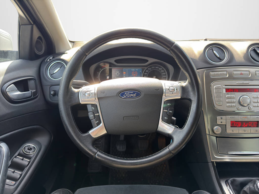 FORD Mondeo 2.5 Turbo Titanium-image-9