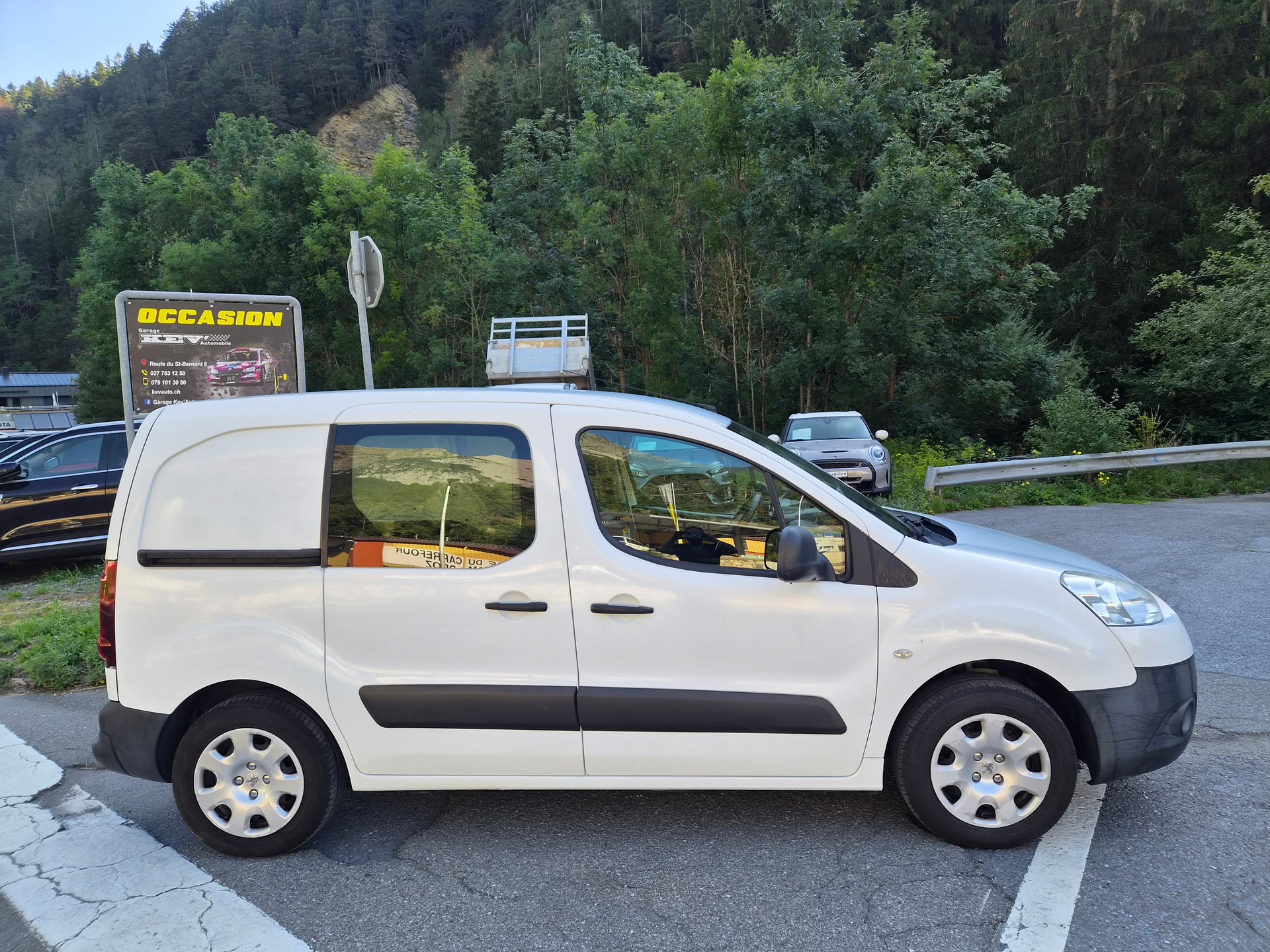 PEUGEOT Partner 1.6 VTi Urban Pack-image-2