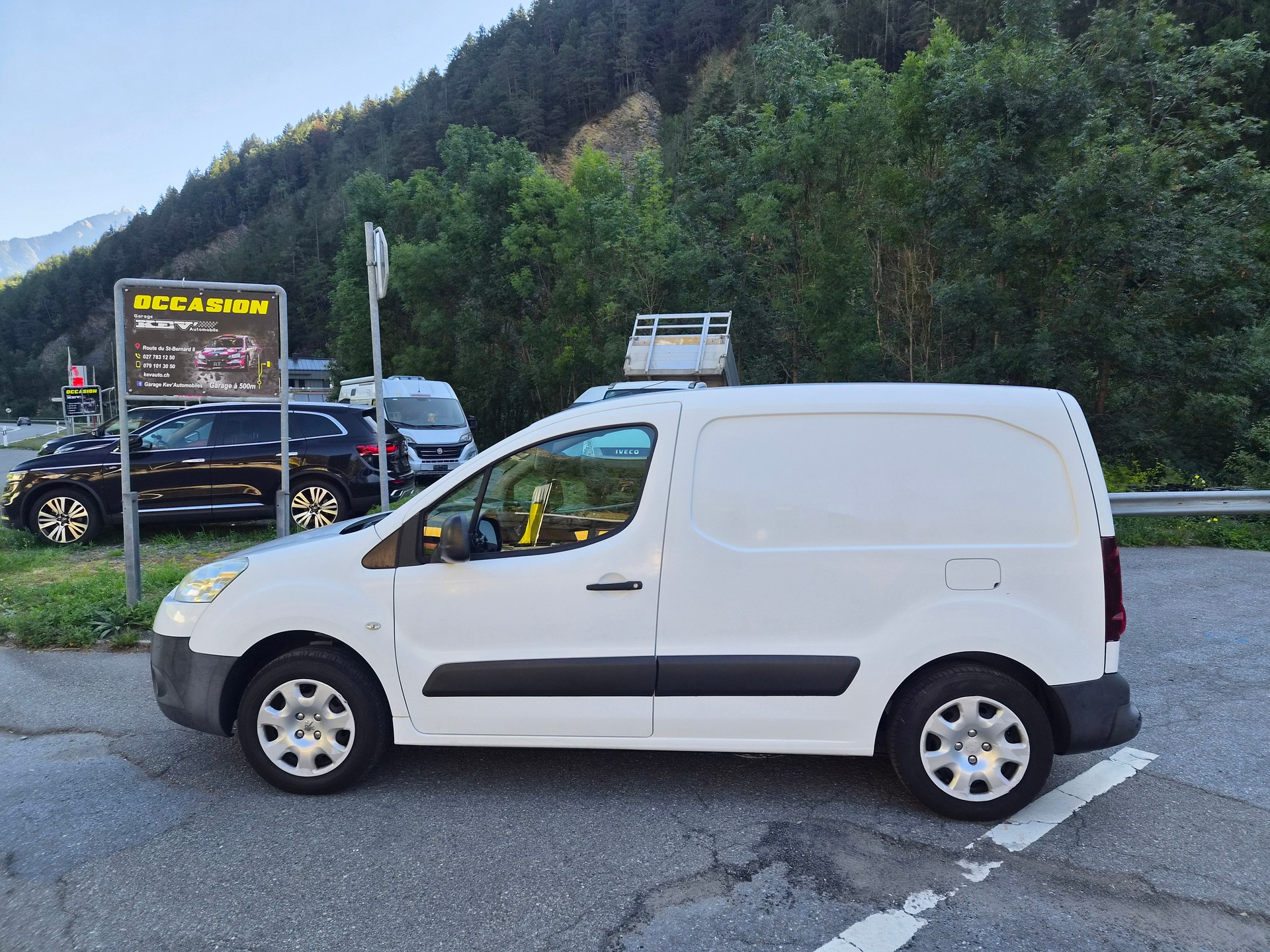 PEUGEOT Partner 1.6 VTi Urban Pack-image-1