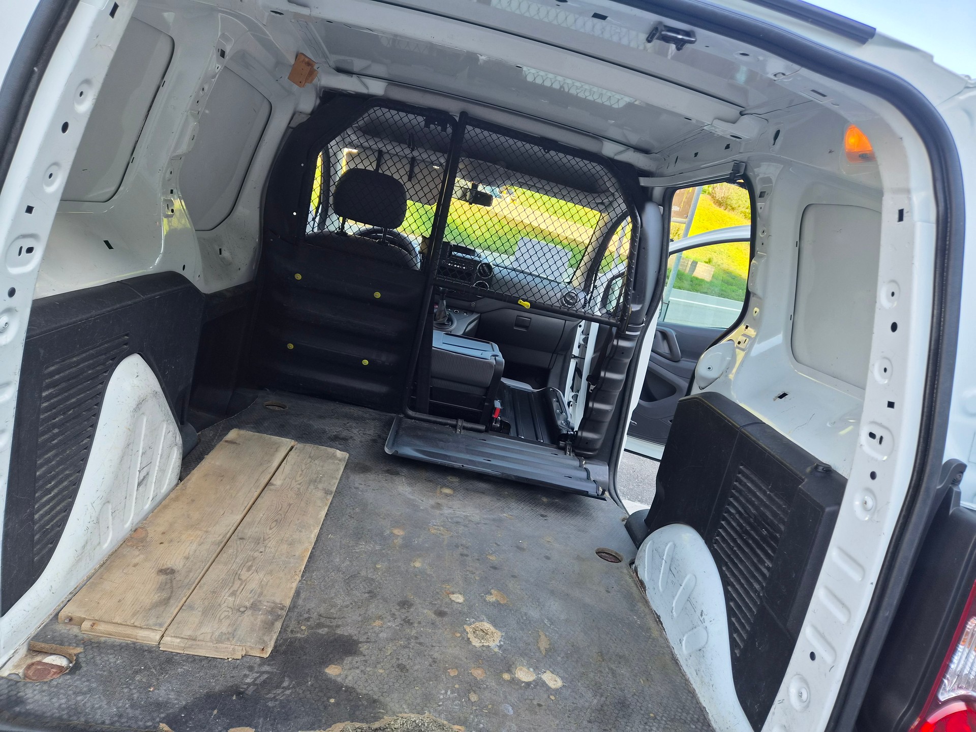PEUGEOT Partner 1.6 VTi Urban Pack-image-7