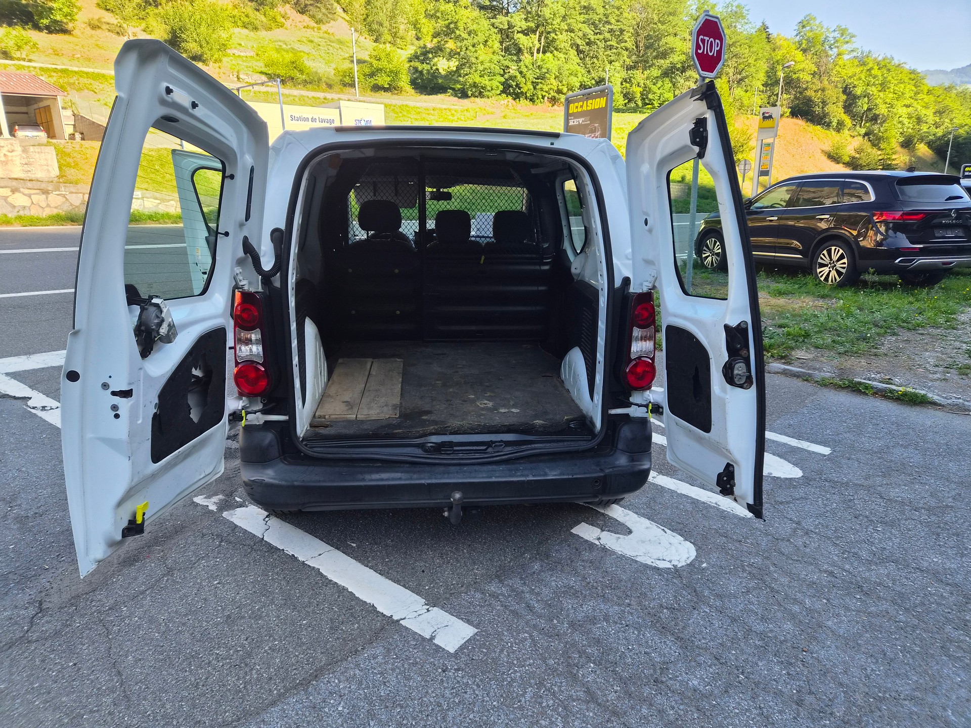 PEUGEOT Partner 1.6 VTi Urban Pack-image-10