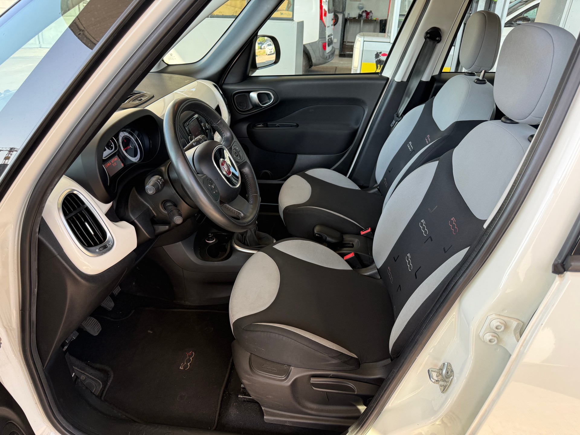 FIAT 500L 1.4 16V Pop Star-image-7
