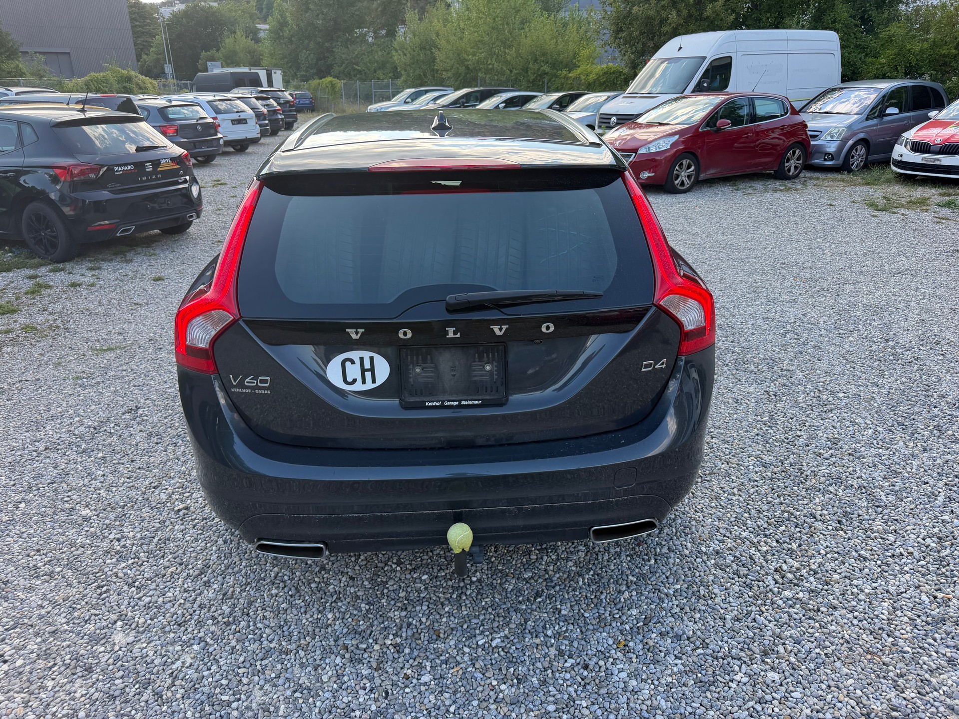 VOLVO V60 D4 Momentum Geartronic-image-3