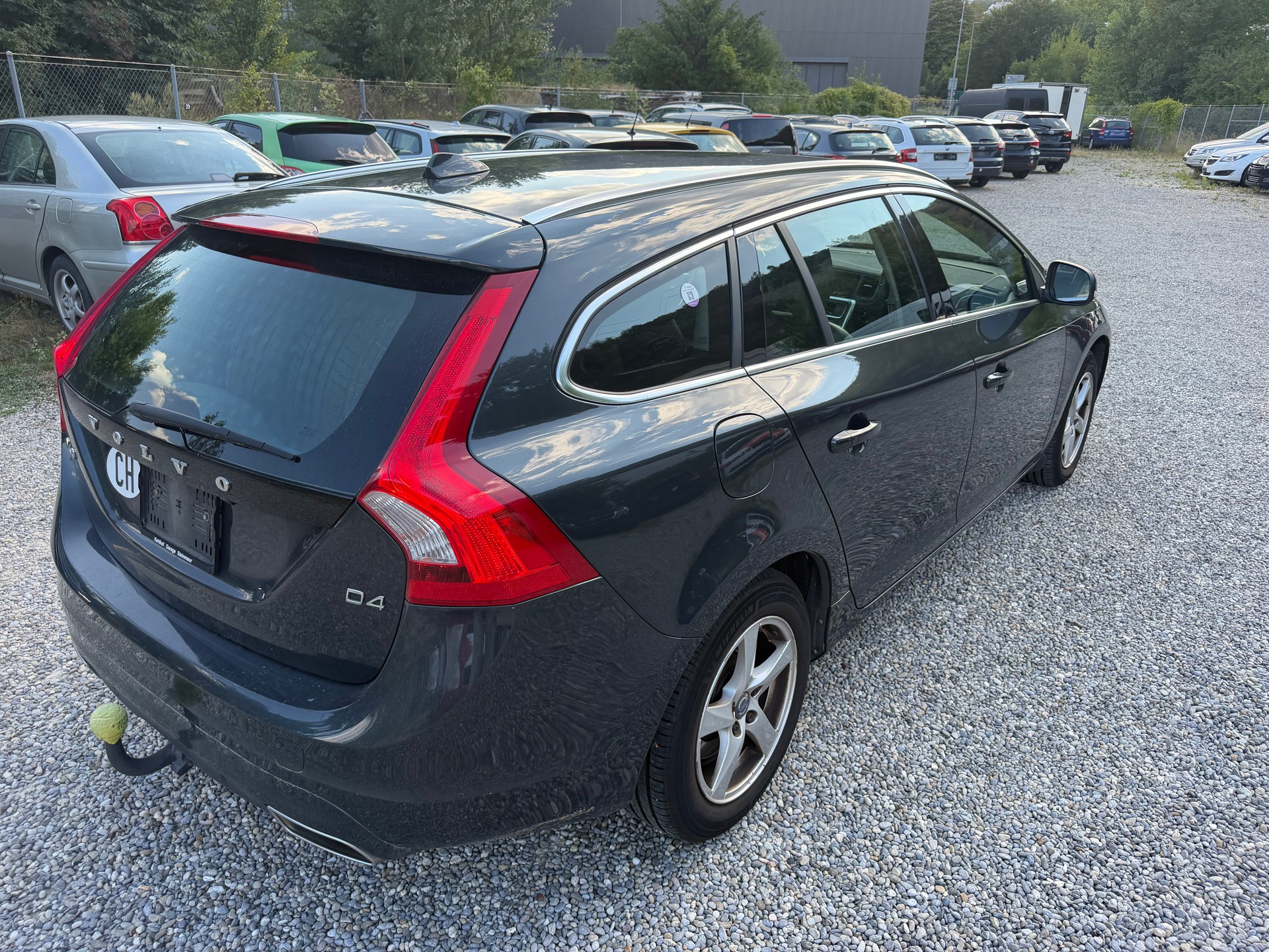 VOLVO V60 D4 Momentum Geartronic-image-5