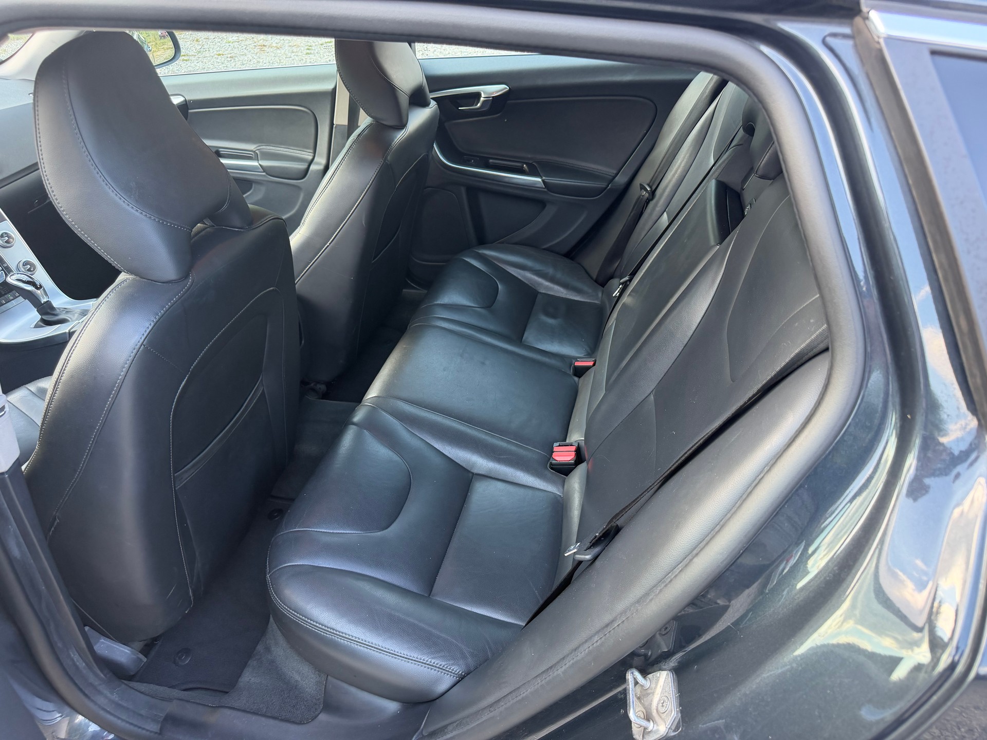 VOLVO V60 D4 Momentum Geartronic-image-6