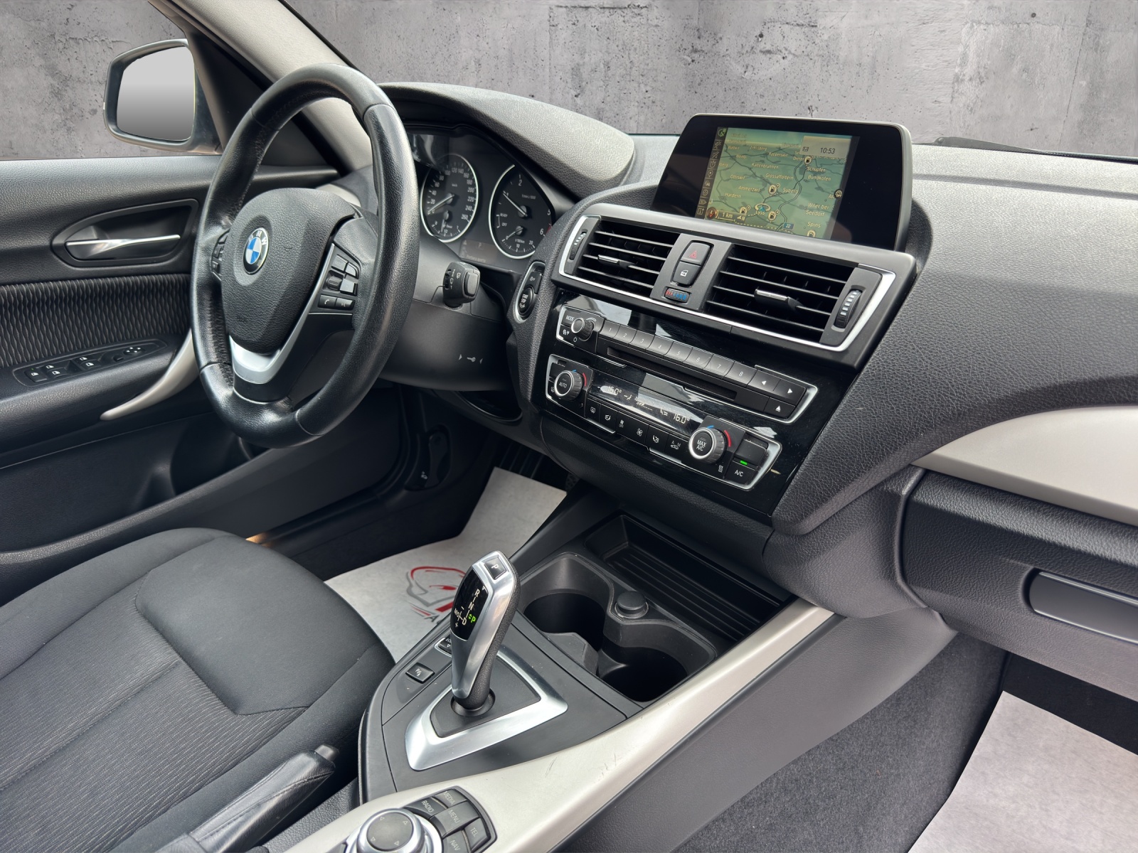 BMW 116d-image-12