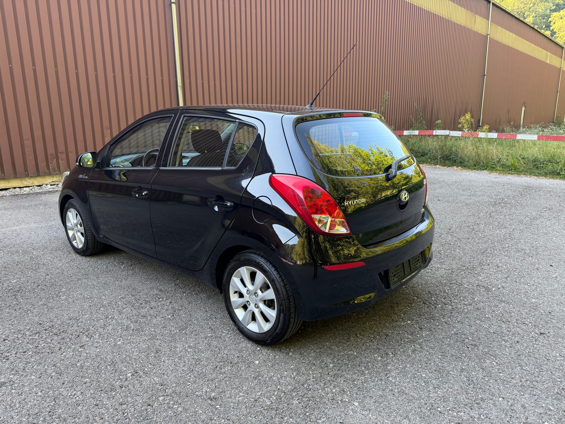 HYUNDAI i20 1.4 Style-image-4