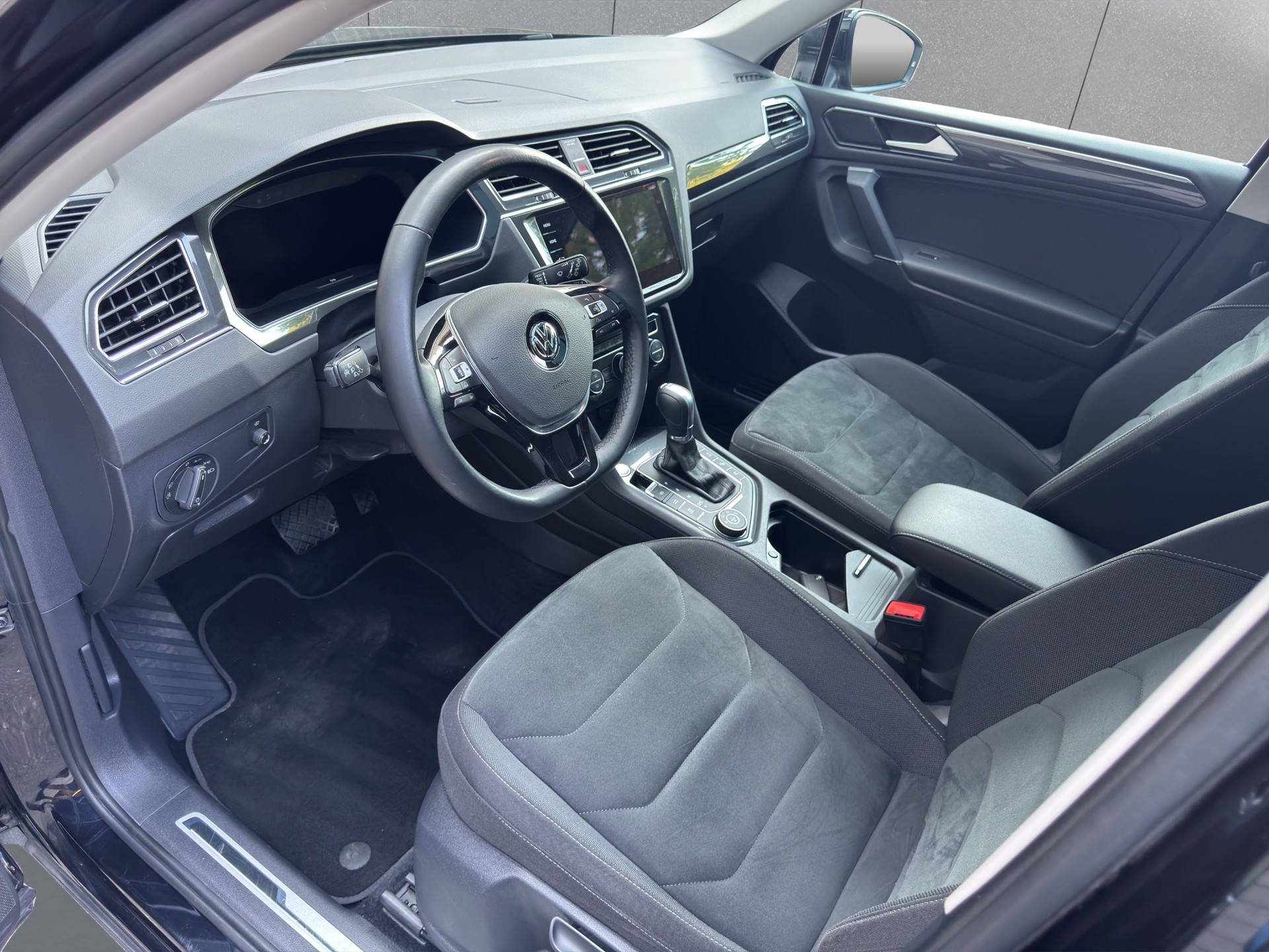 VW Tiguan Allspace 2.0 TDI SCR Highline 4Motion DSG-image-9