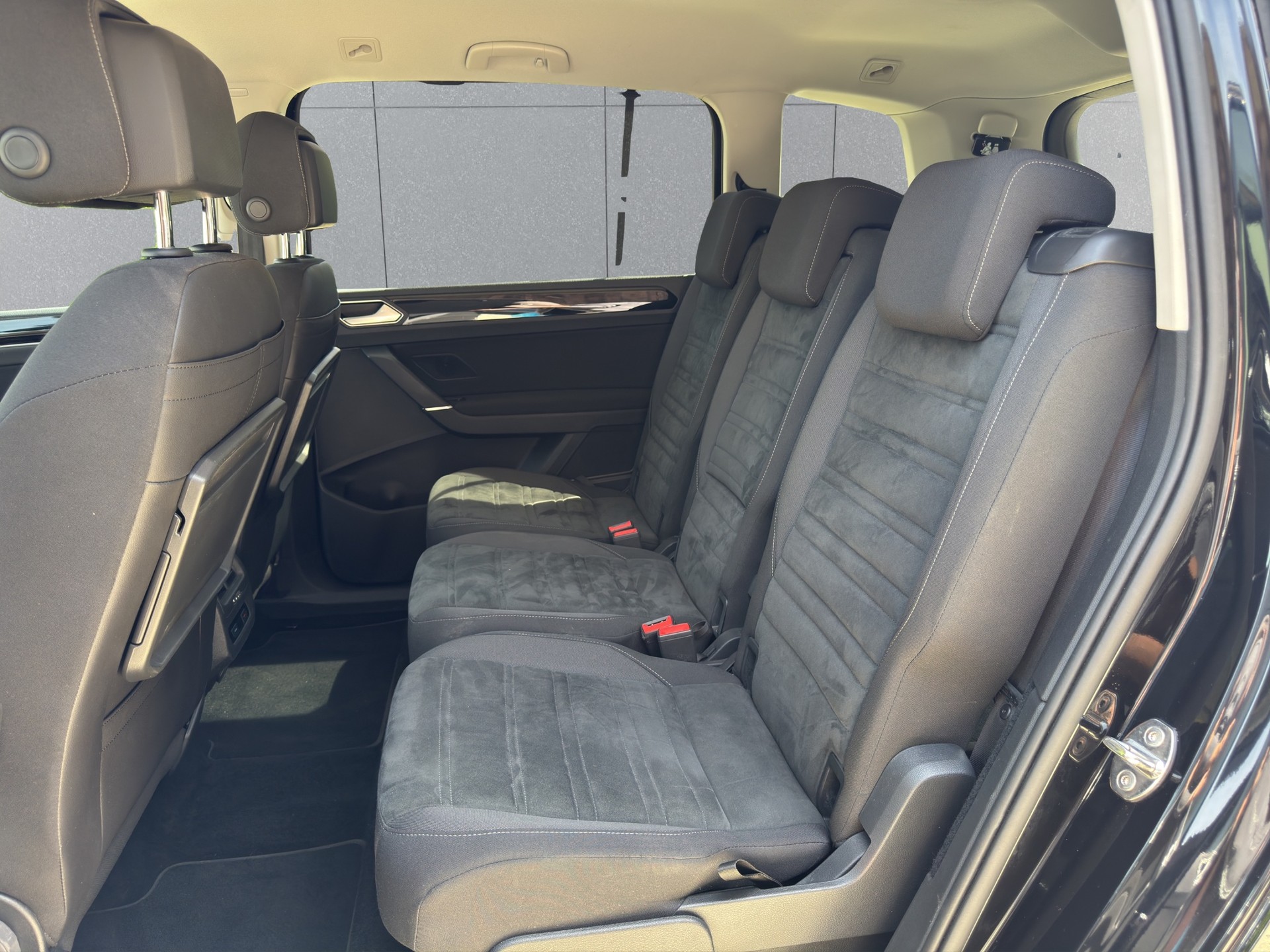 VW Tiguan Allspace 2.0 TDI SCR Highline 4Motion DSG-image-13