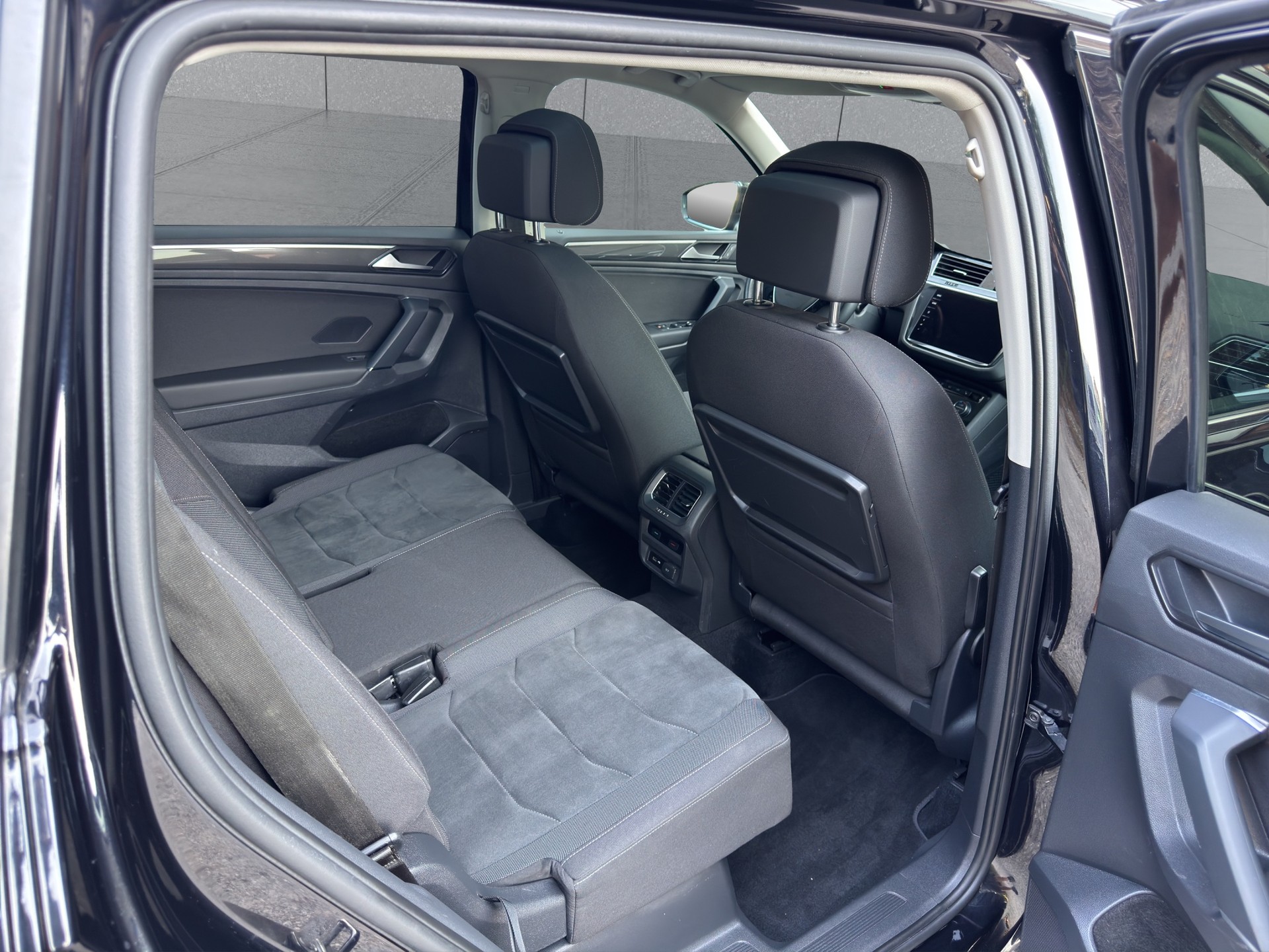 VW Tiguan Allspace 2.0 TDI SCR Highline 4Motion DSG-image-14