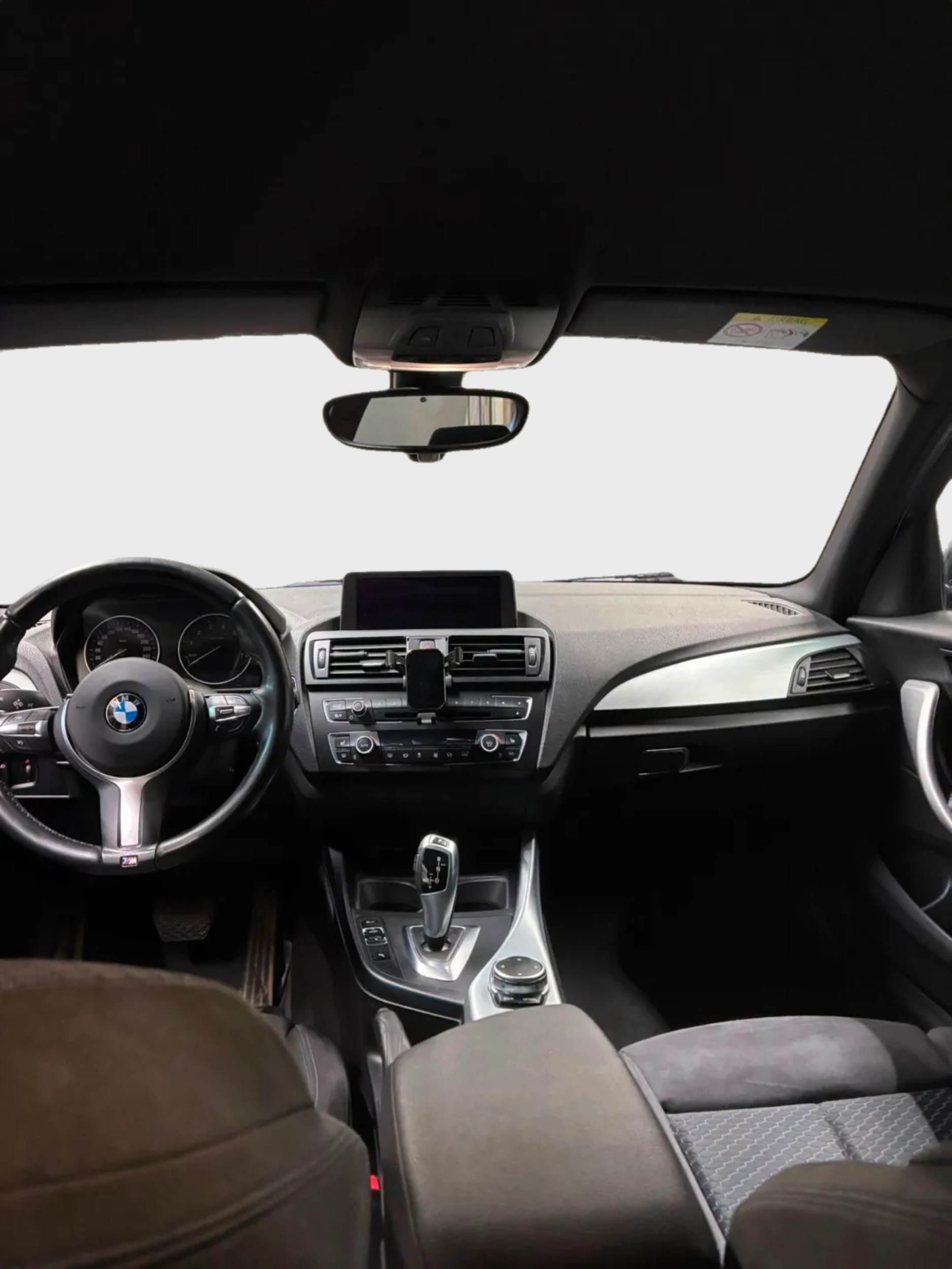 BMW 118i M-Sport Steptronic-image-7