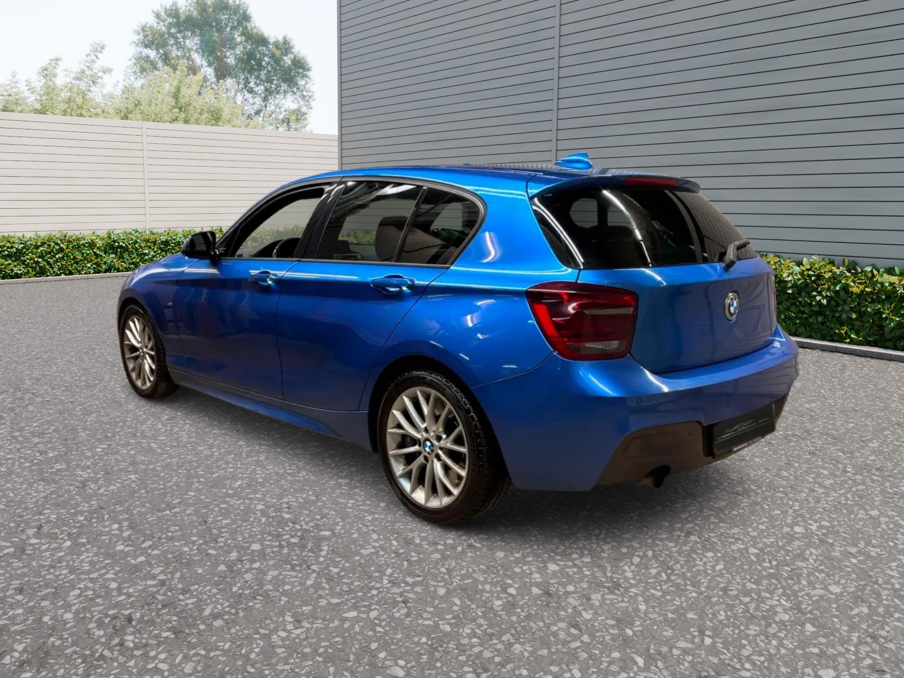 BMW 118i M-Sport Steptronic-image-3