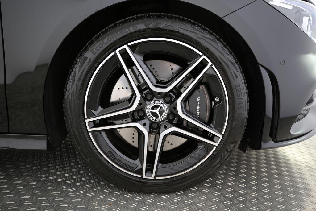 MERCEDES-BENZ CLA 250 AMG Line 4matic-image-14