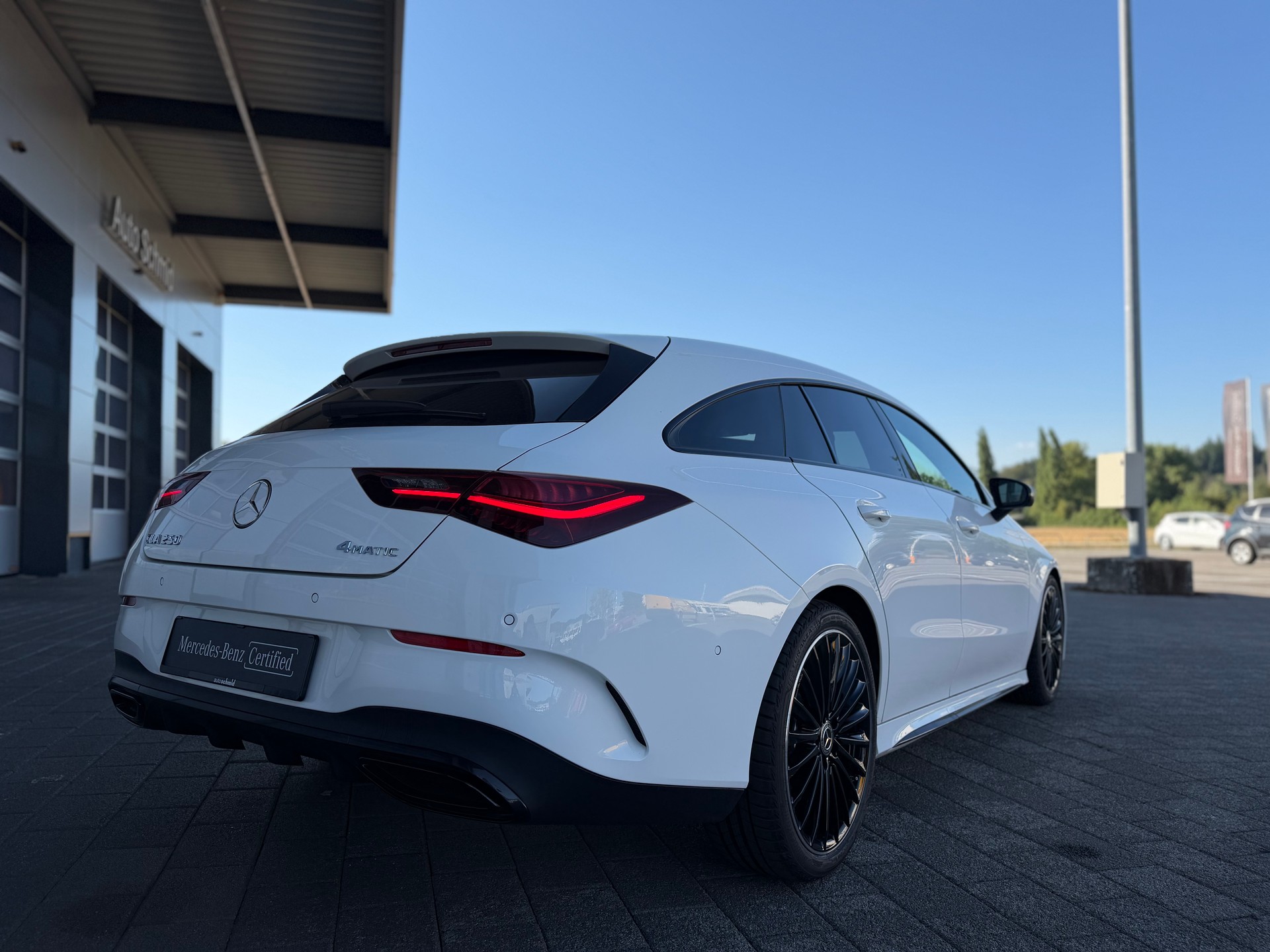 MERCEDES-BENZ CLA Shooting Brake 250 AMG Line 4Matic 8G-DCT-showroom-element-1