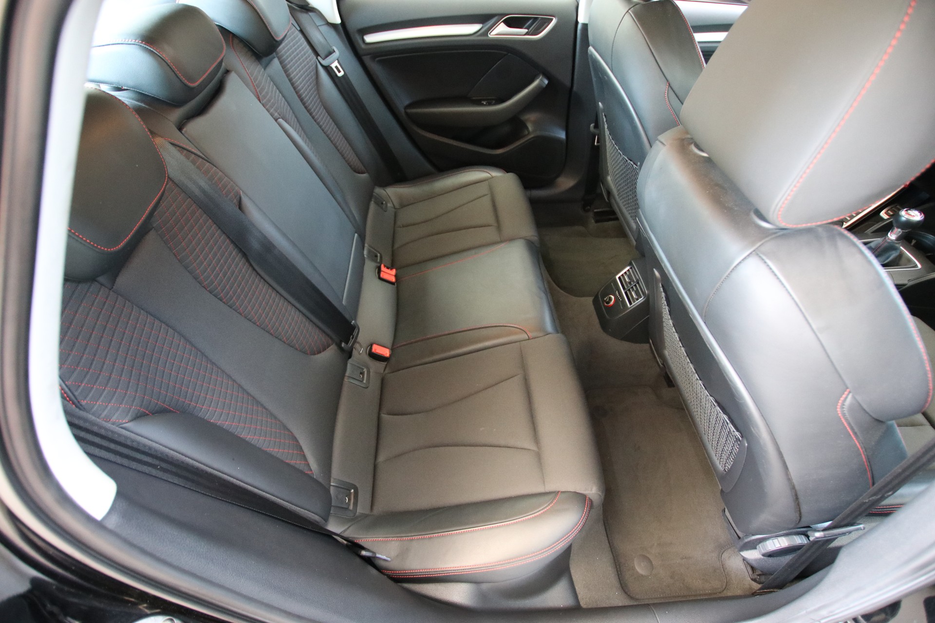 AUDI S3 Sportback 2.0 TFSI quattro-image-14