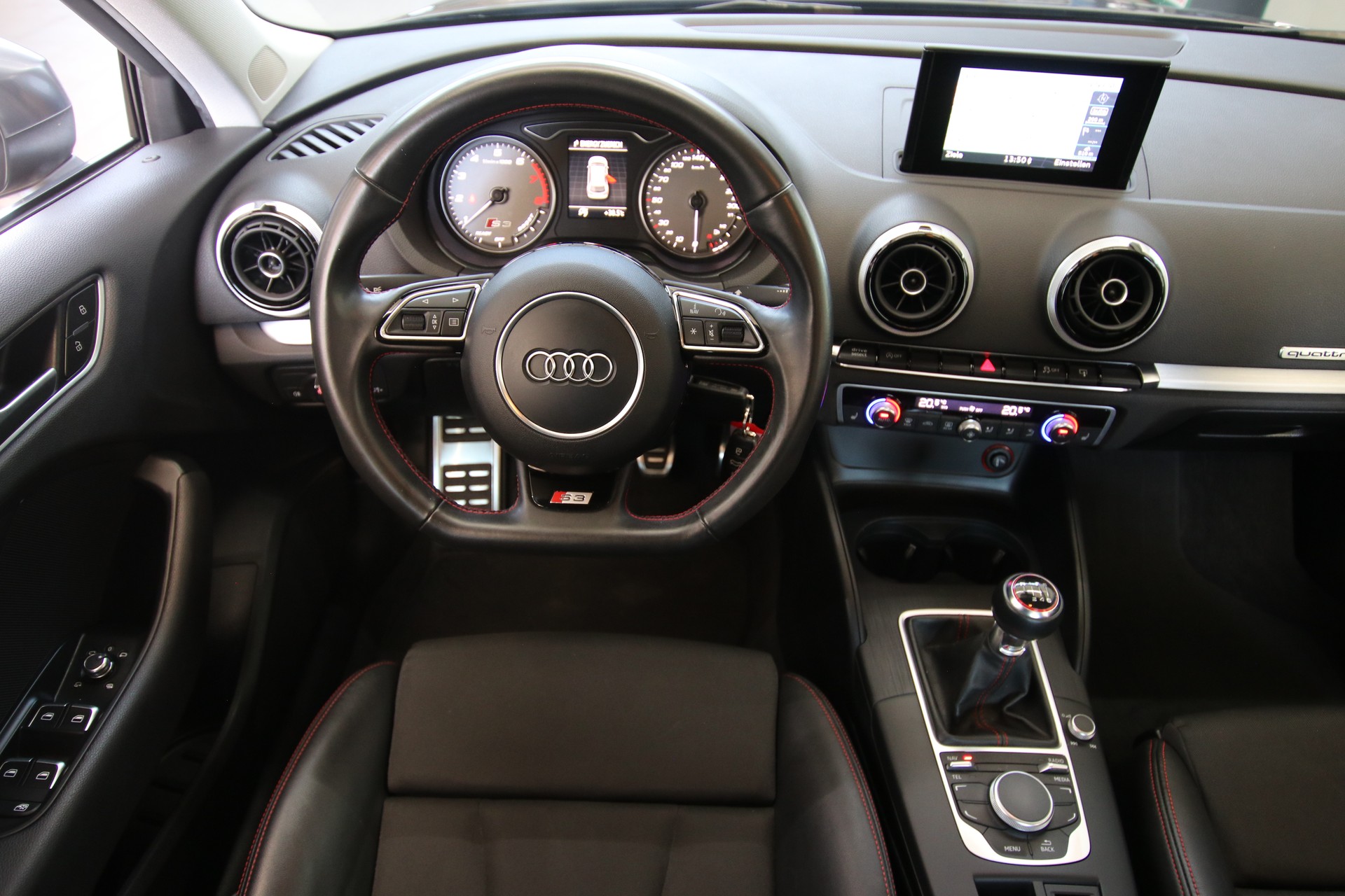 AUDI S3 Sportback 2.0 TFSI quattro-image-10