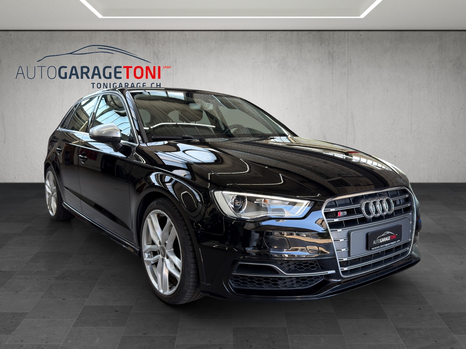 AUDI S3 Sportback 2.0 TFSI quattro-image-1