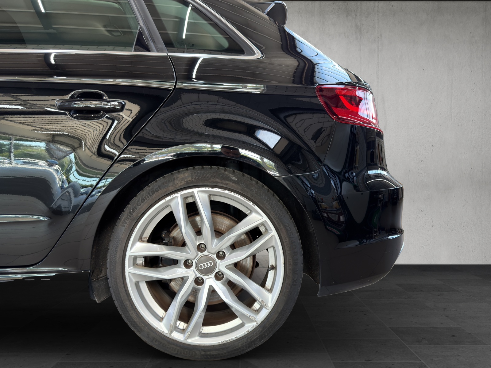 AUDI S3 Sportback 2.0 TFSI quattro-image-8