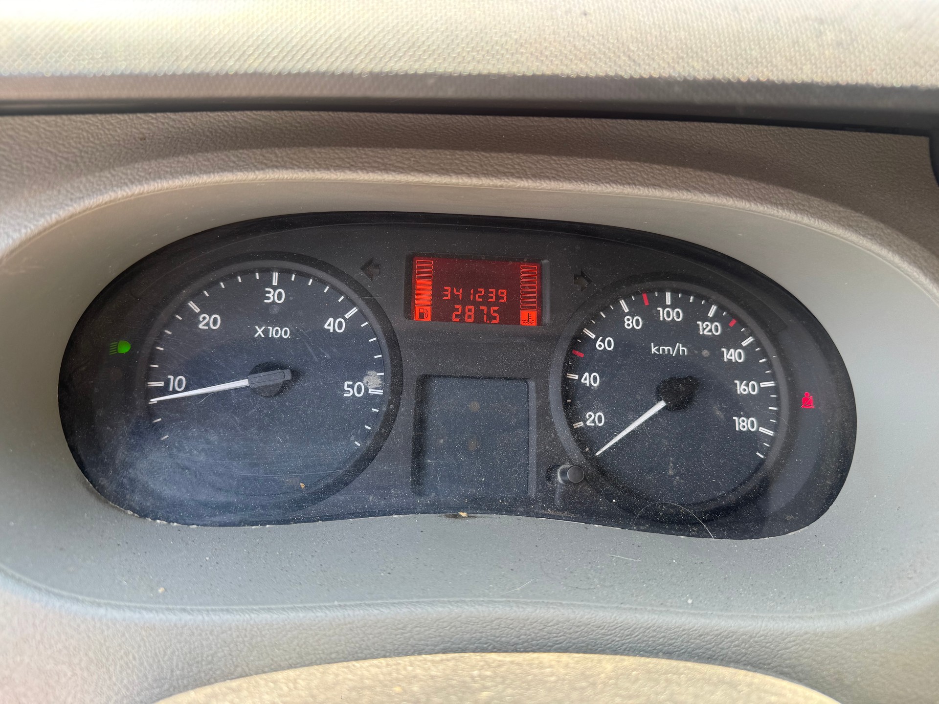 RENAULT Master T35 2.5dCi L3H3-image-8
