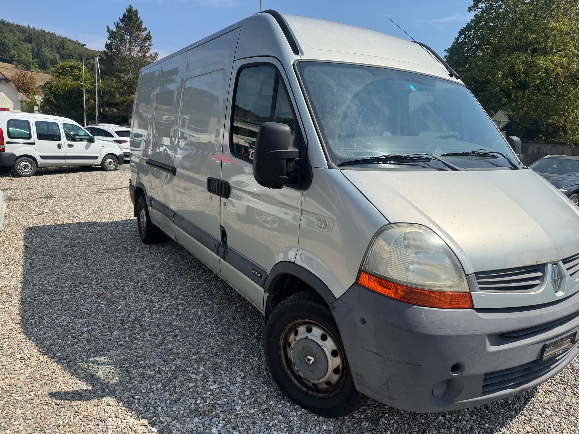 RENAULT Master T35 2.5dCi L3H3-image-1