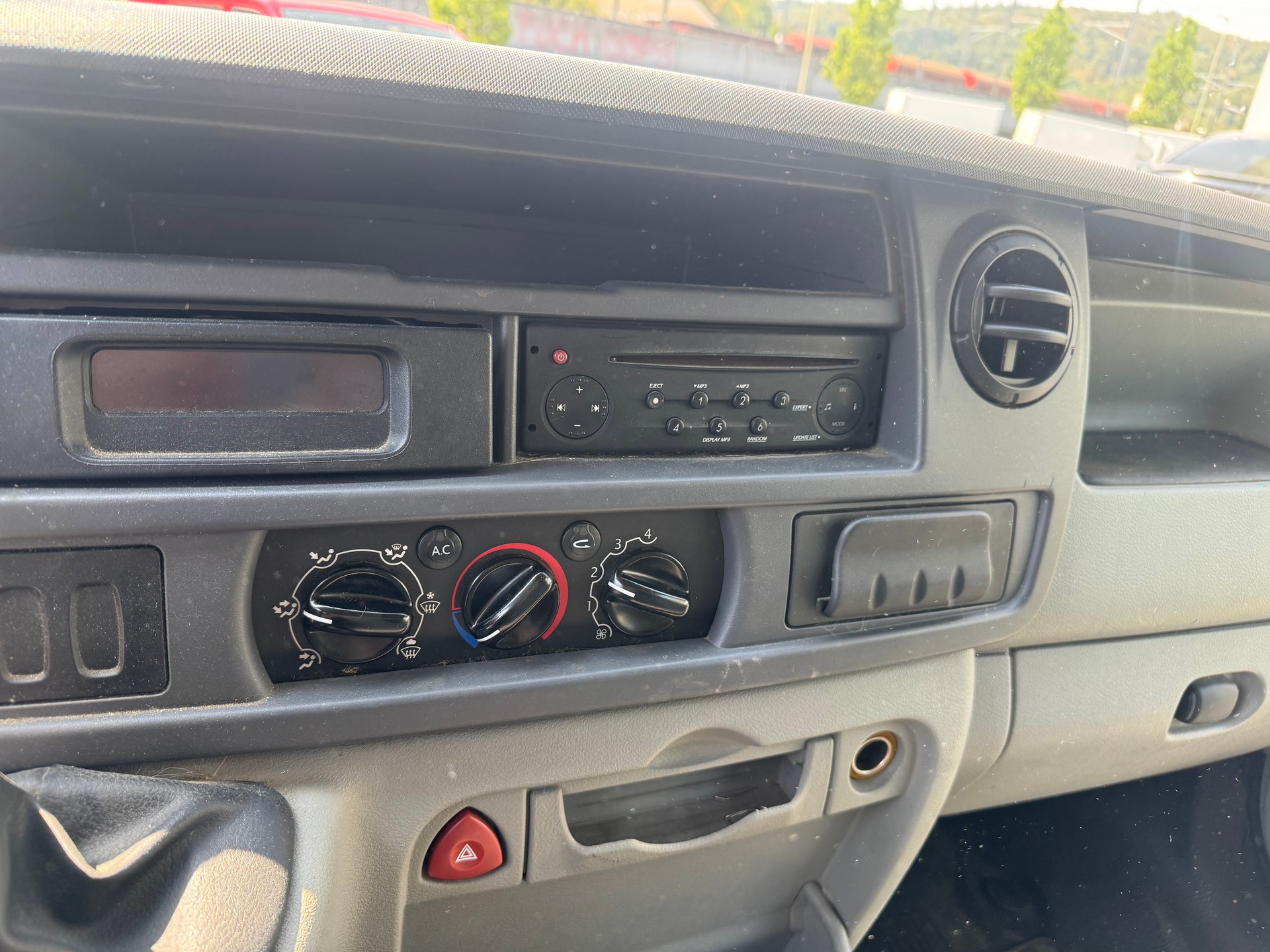 RENAULT Master T35 2.5dCi L3H3-image-9