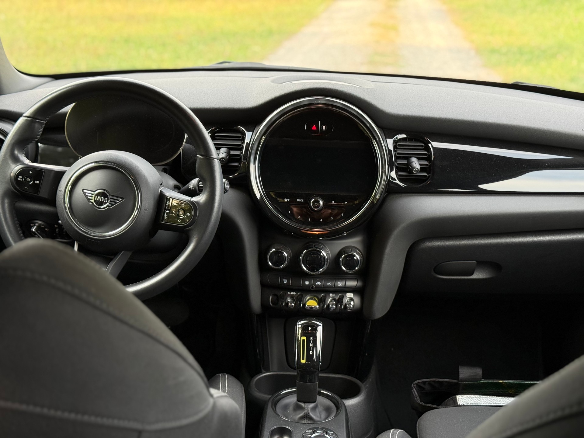 MINI Cooper SE-image-5