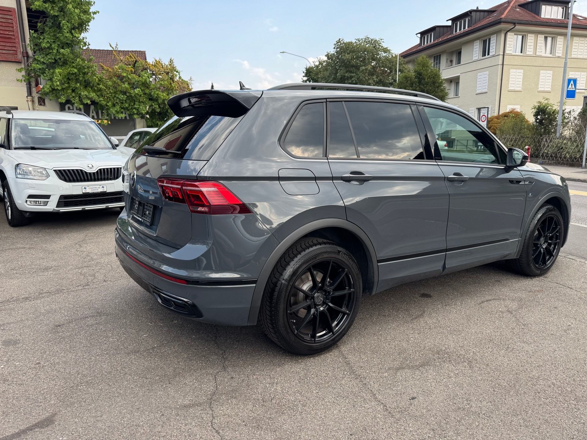 VW Tiguan 2.0TSI R-Line 4Motion DSG-image-5