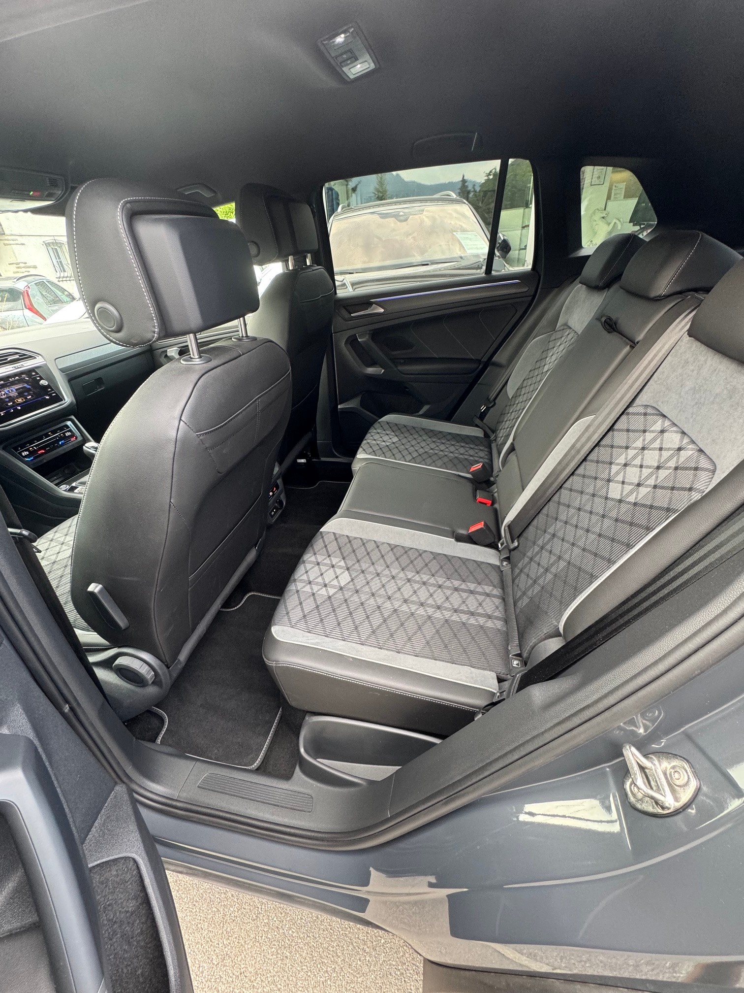 VW Tiguan 2.0TSI R-Line 4Motion DSG-image-25