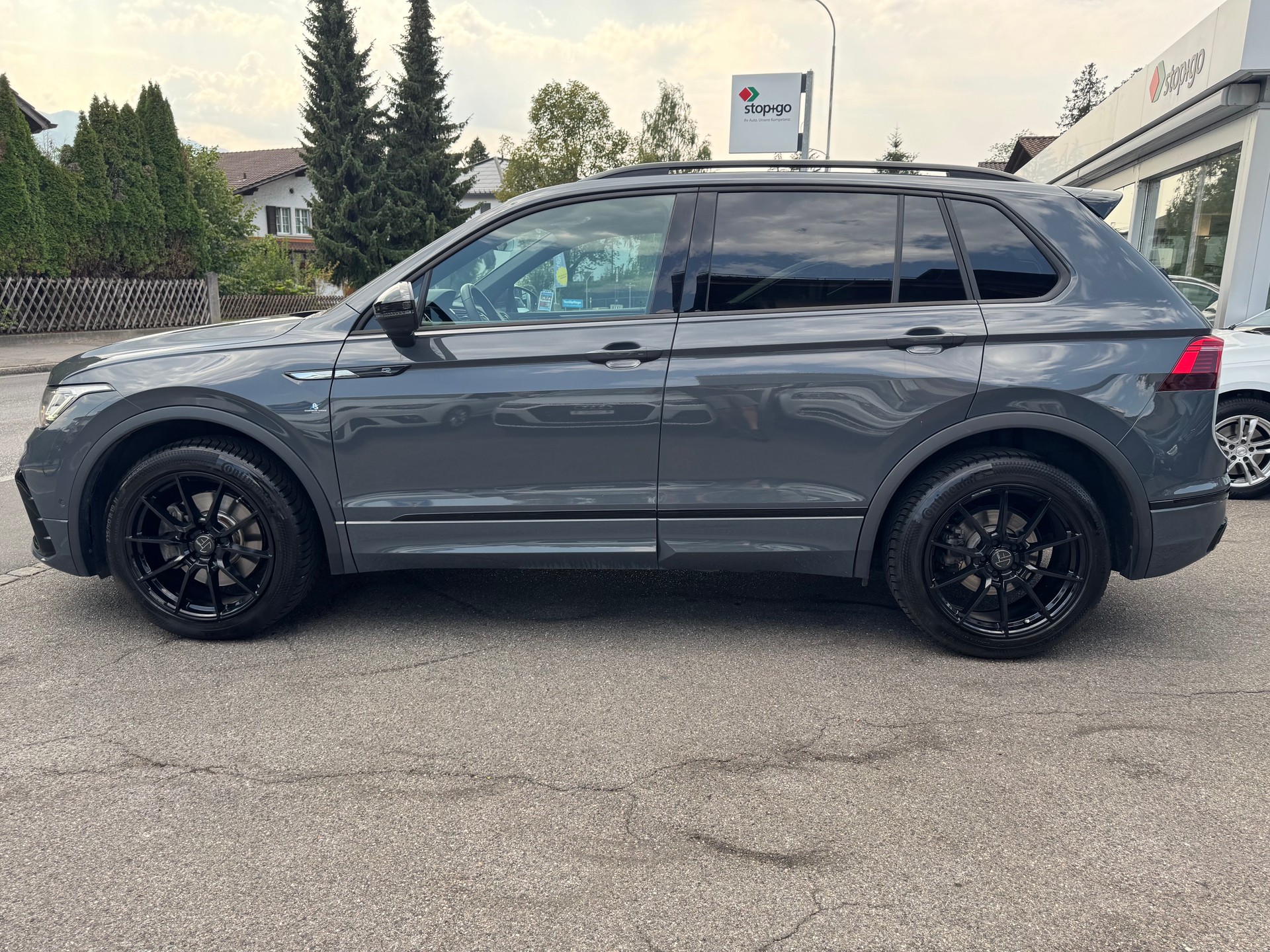 VW Tiguan 2.0TSI R-Line 4Motion DSG-image-8