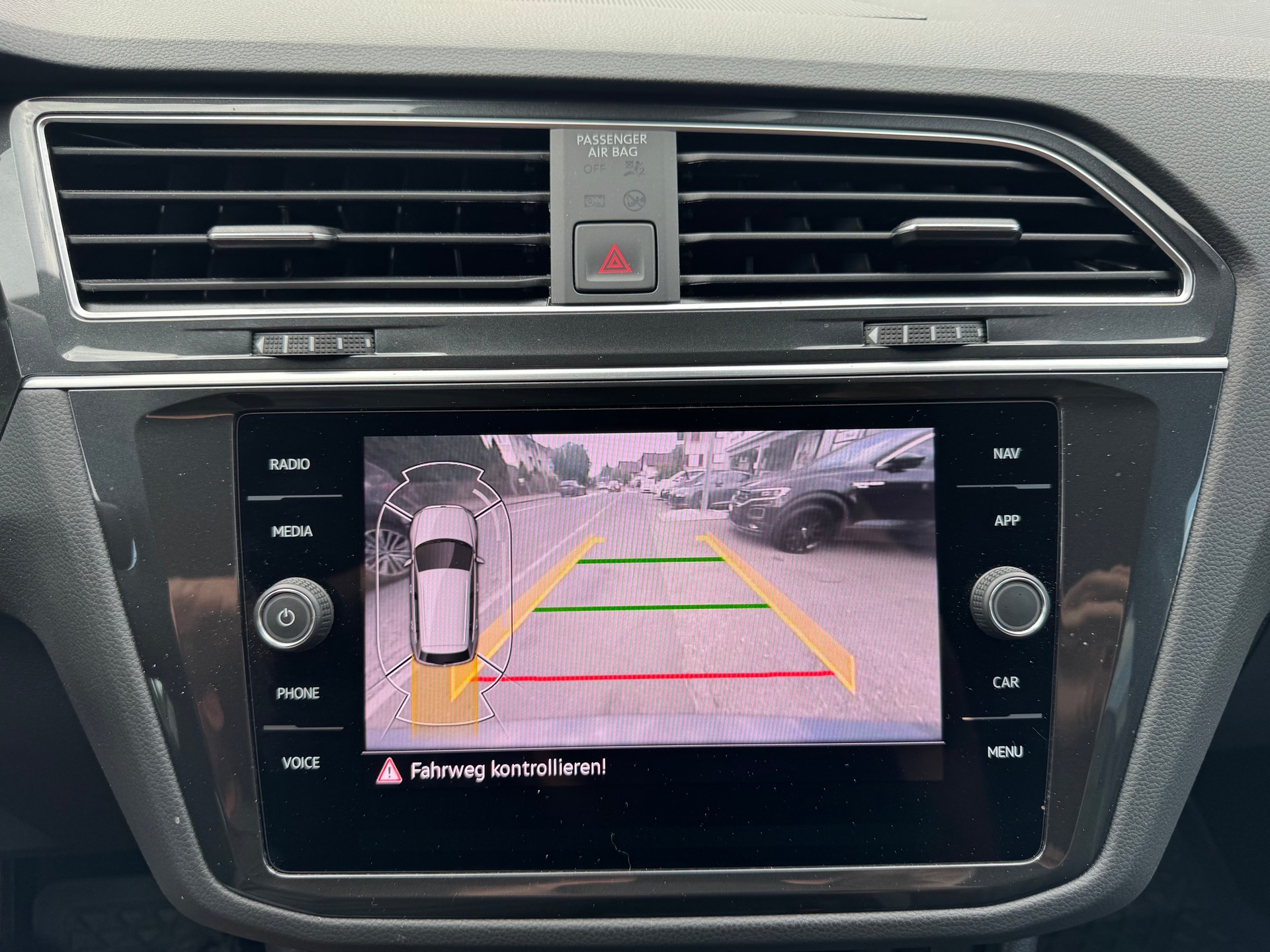 VW Tiguan 2.0TSI R-Line 4Motion DSG-image-11