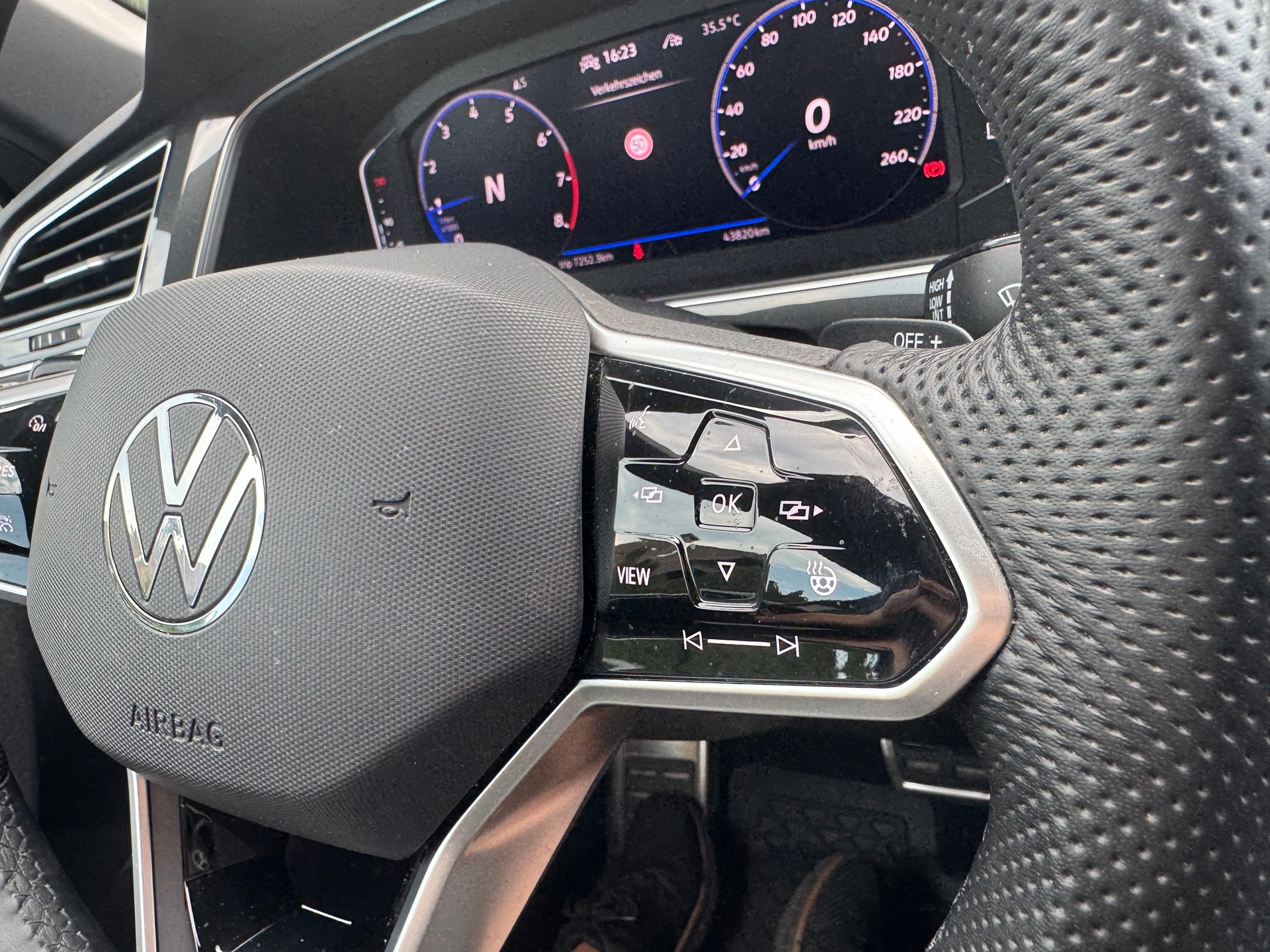 VW Tiguan 2.0TSI R-Line 4Motion DSG-image-21