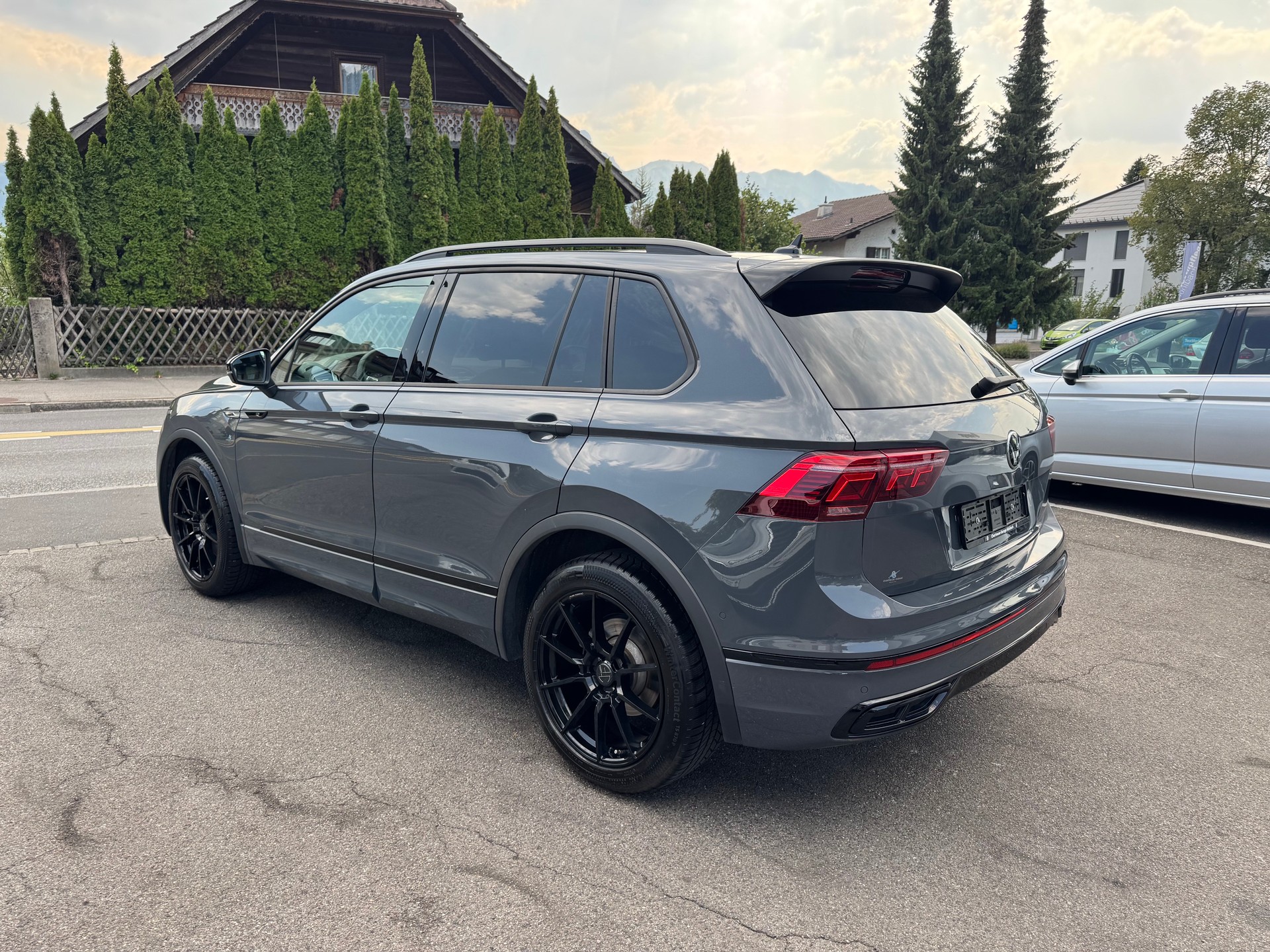 VW Tiguan 2.0TSI R-Line 4Motion DSG-image-7
