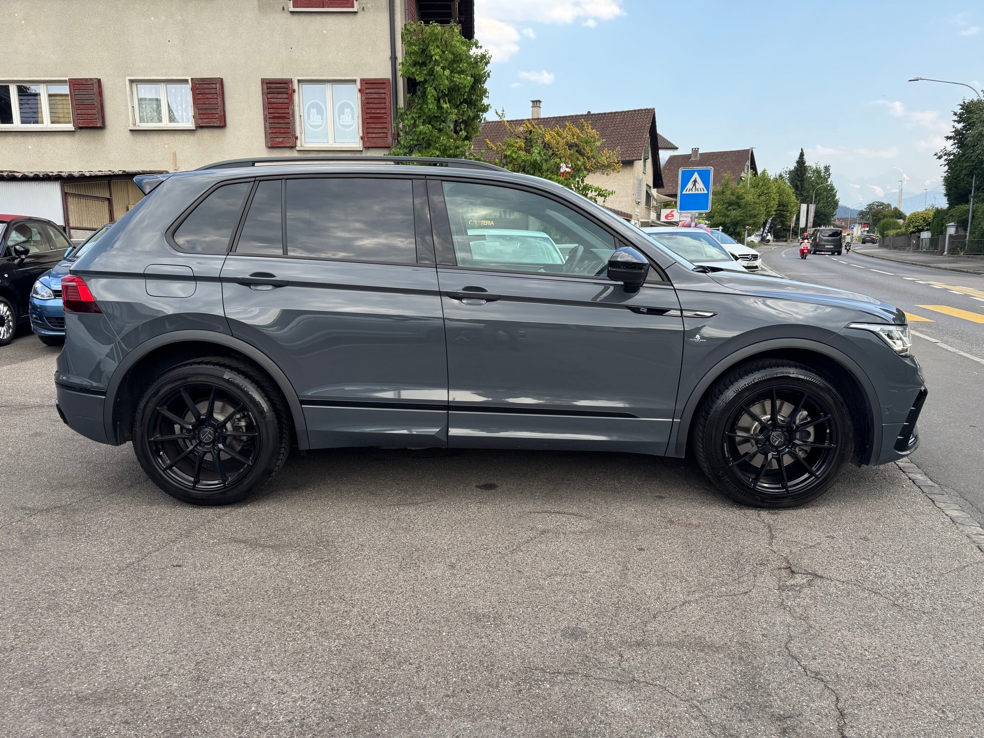 VW Tiguan 2.0TSI R-Line 4Motion DSG-image-4