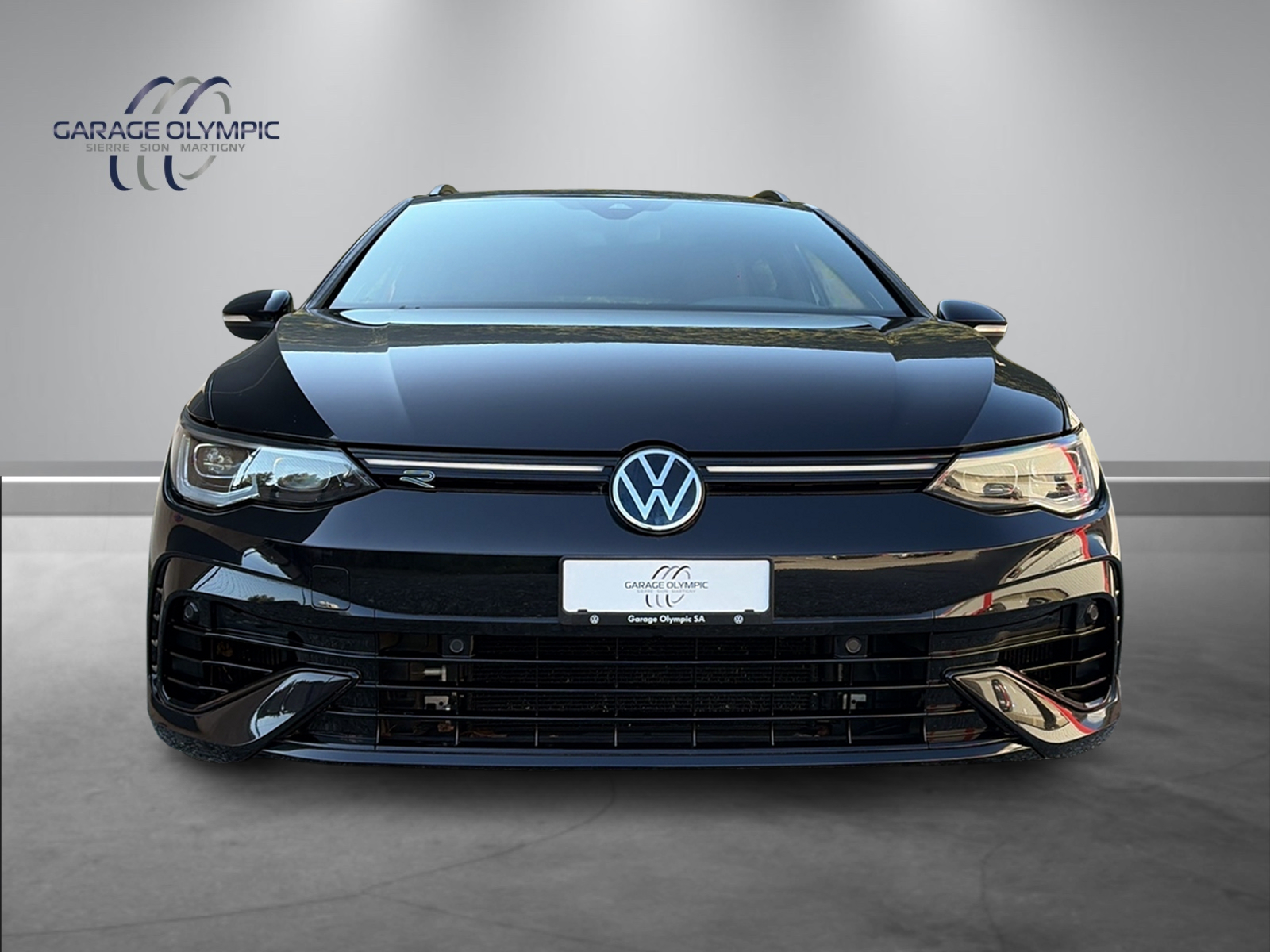 VW Golf Variant 2.0 TSI R DSG 4Motion-image-1
