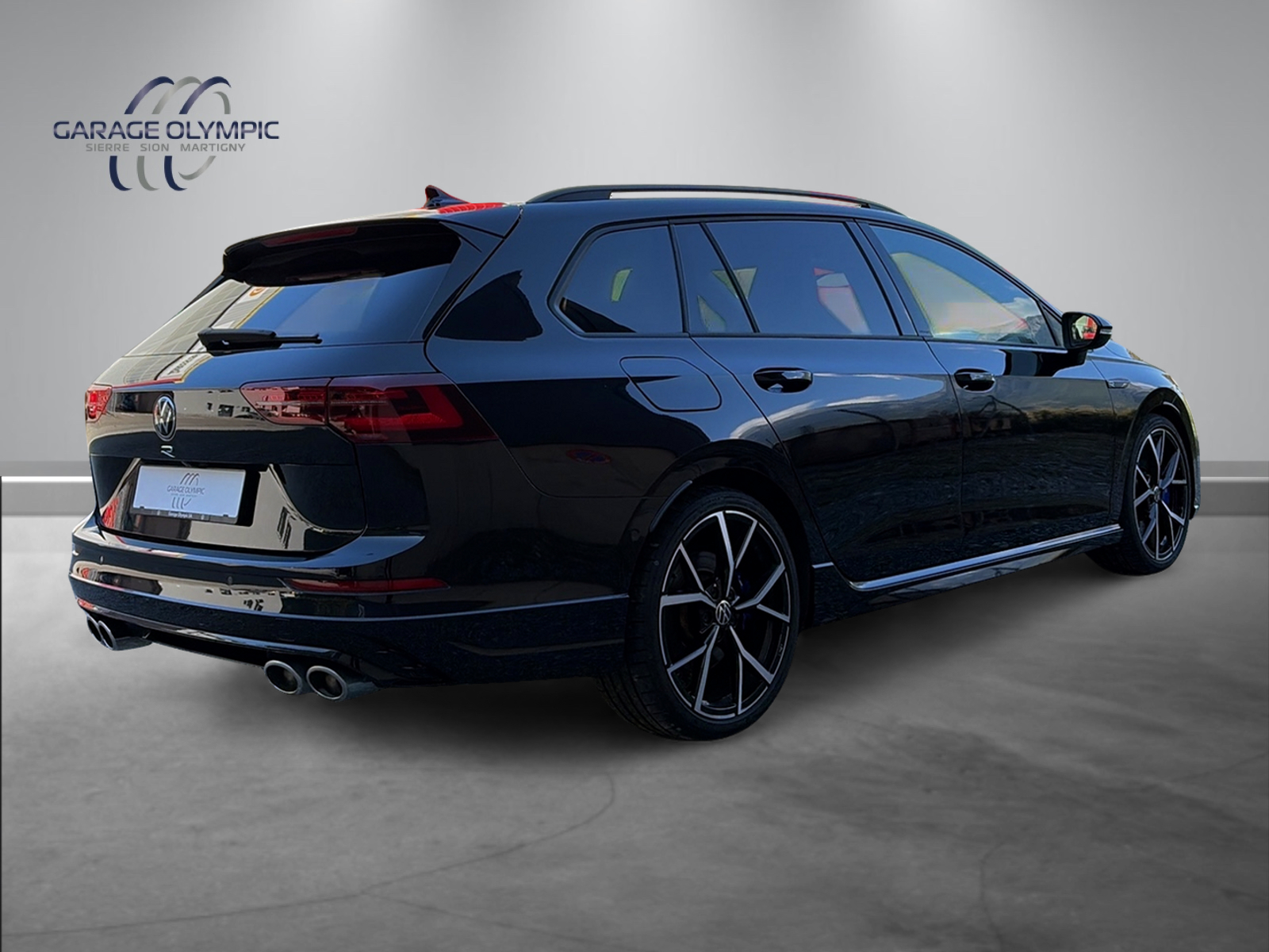 VW Golf Variant 2.0 TSI R DSG 4Motion-image-11