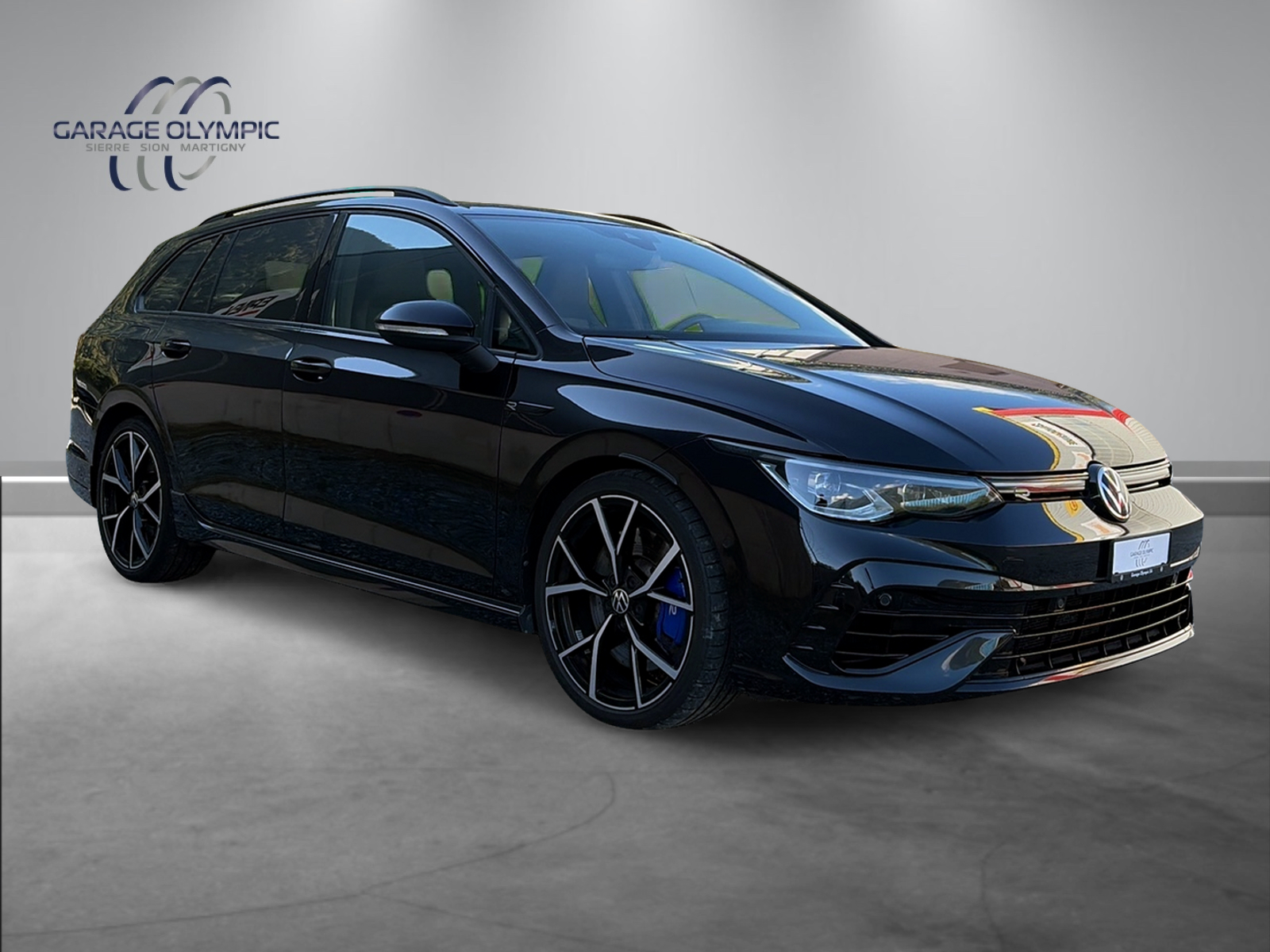 VW Golf Variant 2.0 TSI R DSG 4Motion-image-14