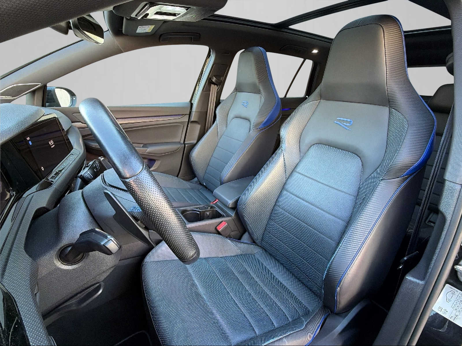 VW Golf Variant 2.0 TSI R DSG 4Motion-image-6