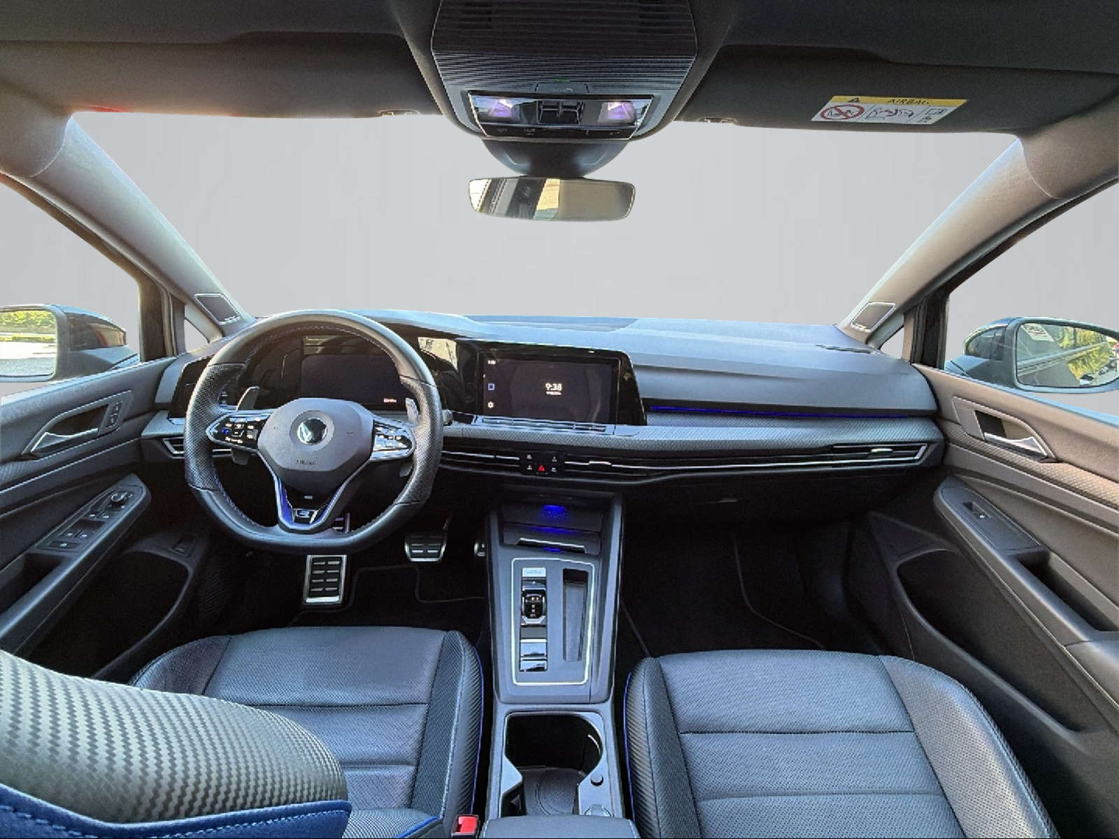 VW Golf Variant 2.0 TSI R DSG 4Motion-image-8