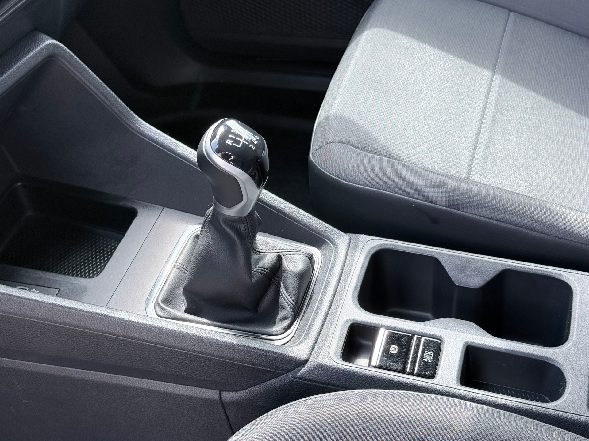 VW Caddy Cargo 2.0TDI Maxi 4Motion-image-15