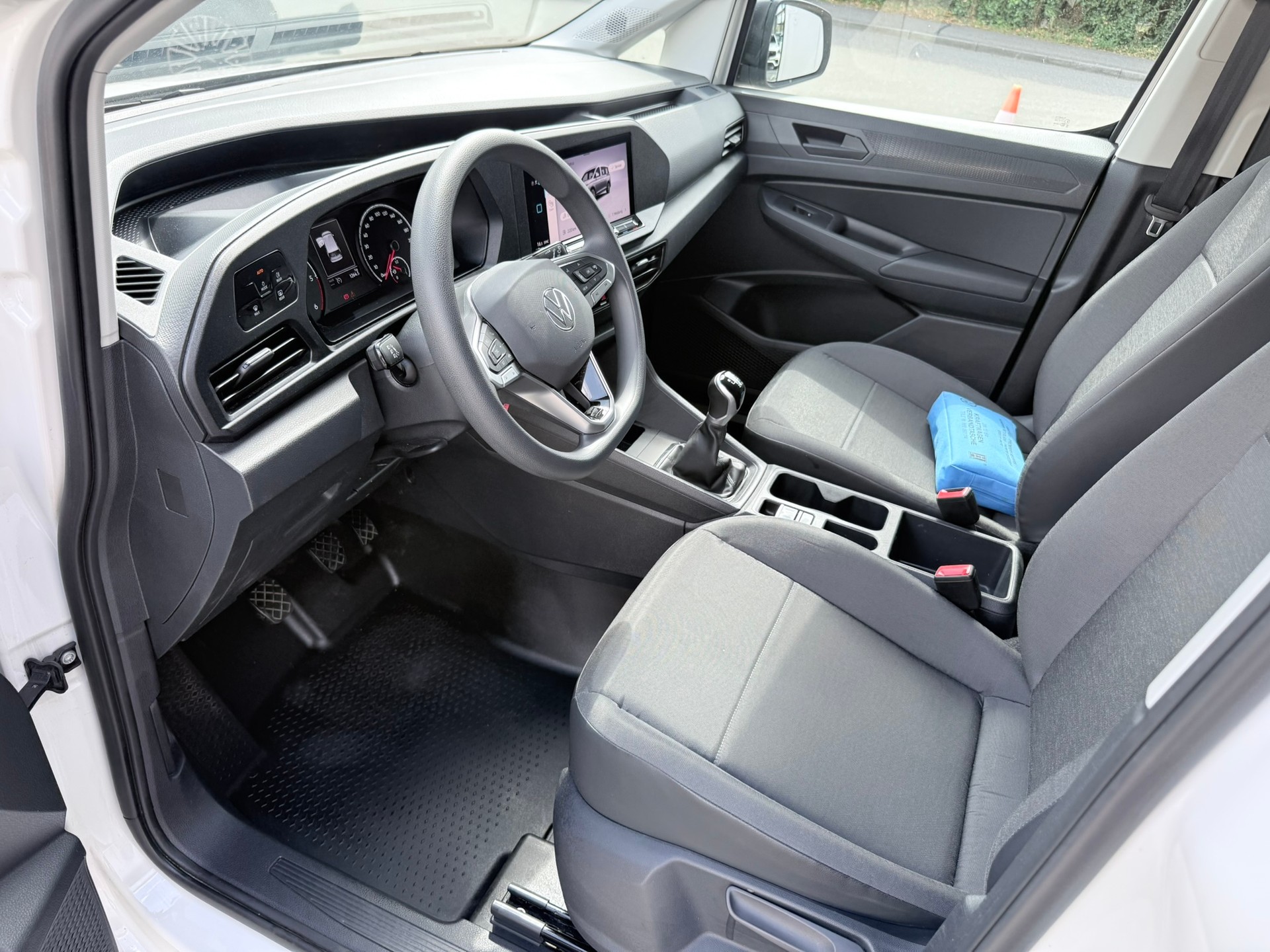 VW Caddy Cargo 2.0TDI Maxi 4Motion-image-12