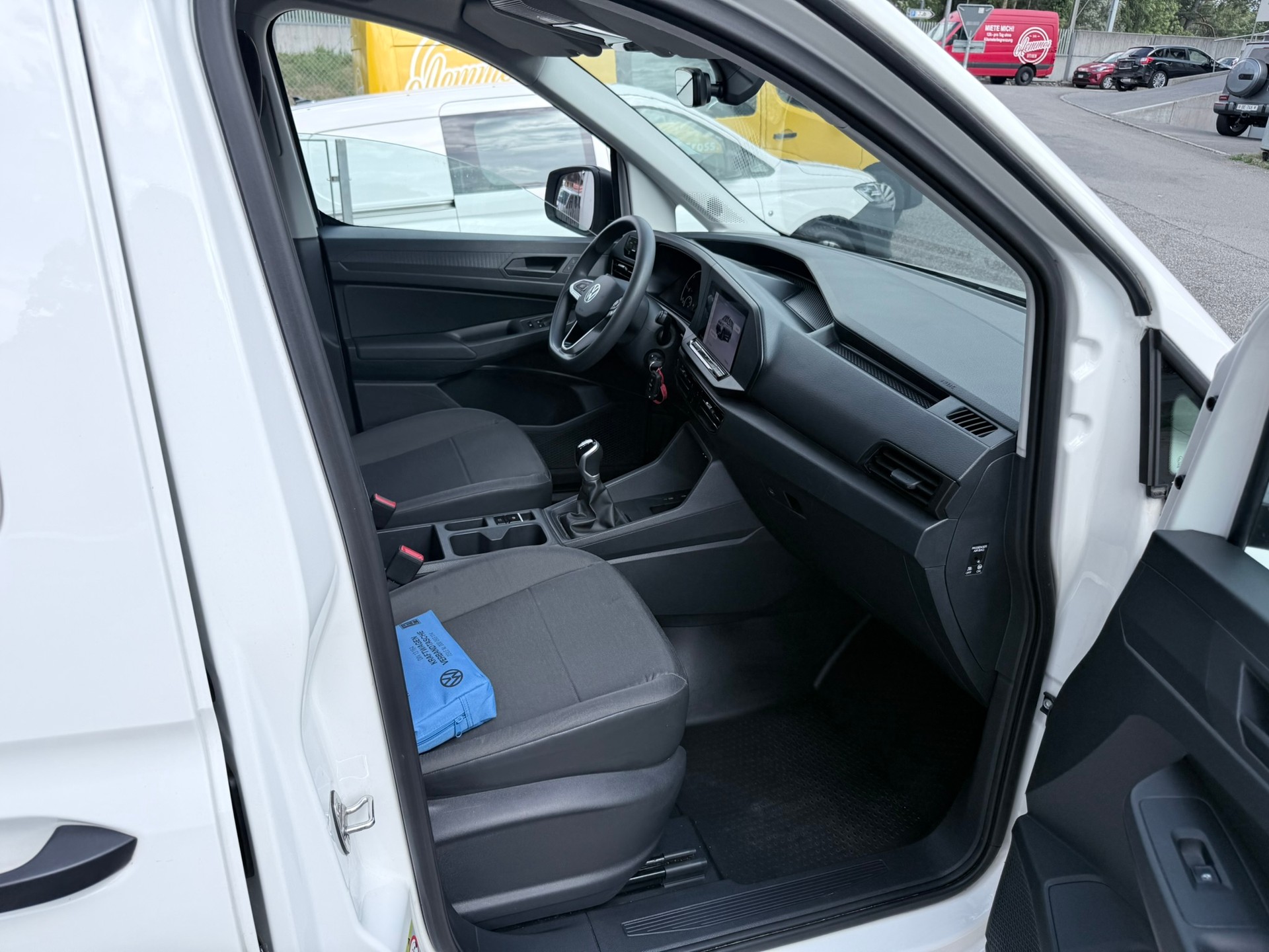 VW Caddy Cargo 2.0TDI Maxi 4Motion-image-10