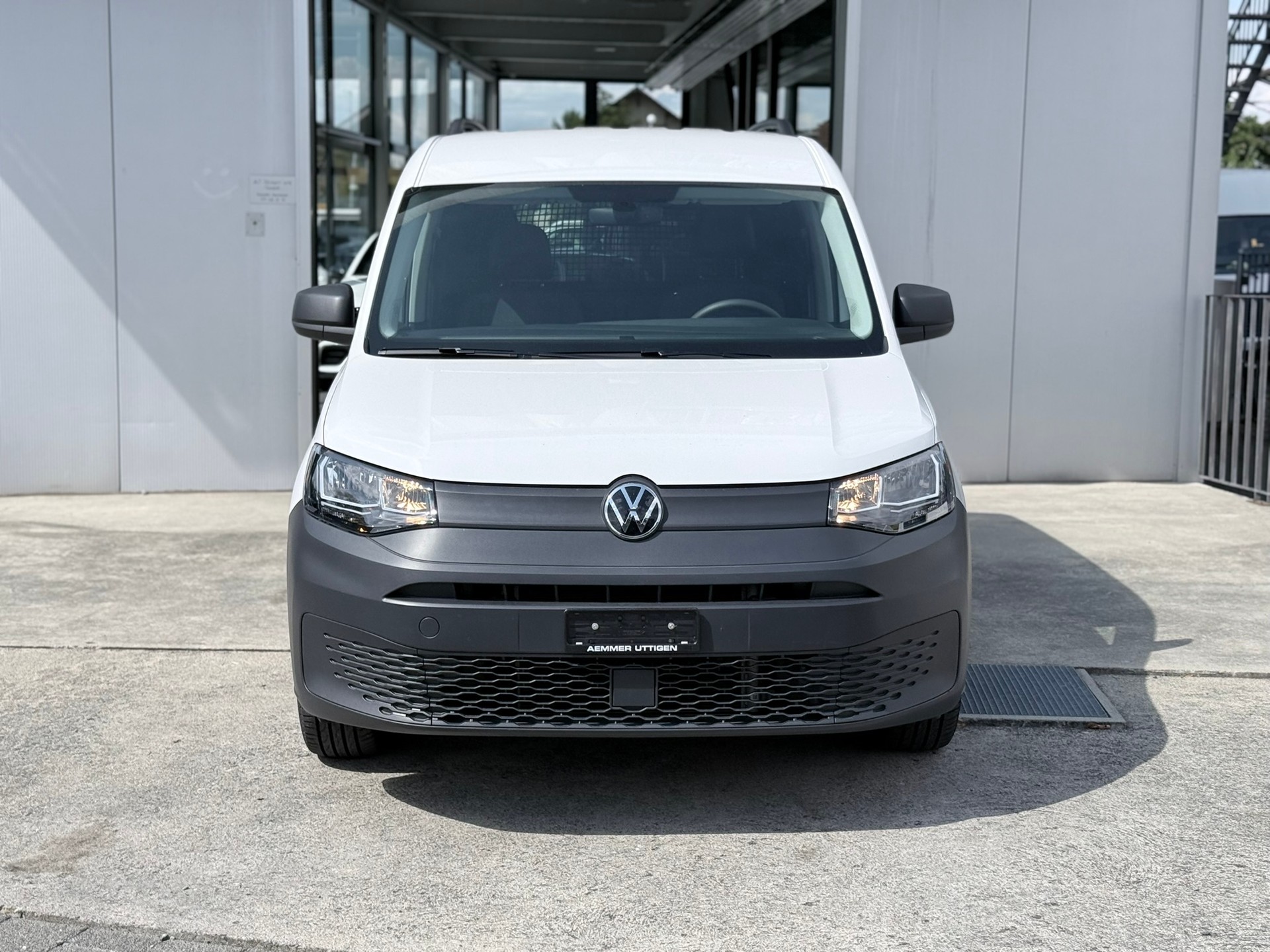 VW Caddy Cargo 2.0TDI Maxi 4Motion-image-1