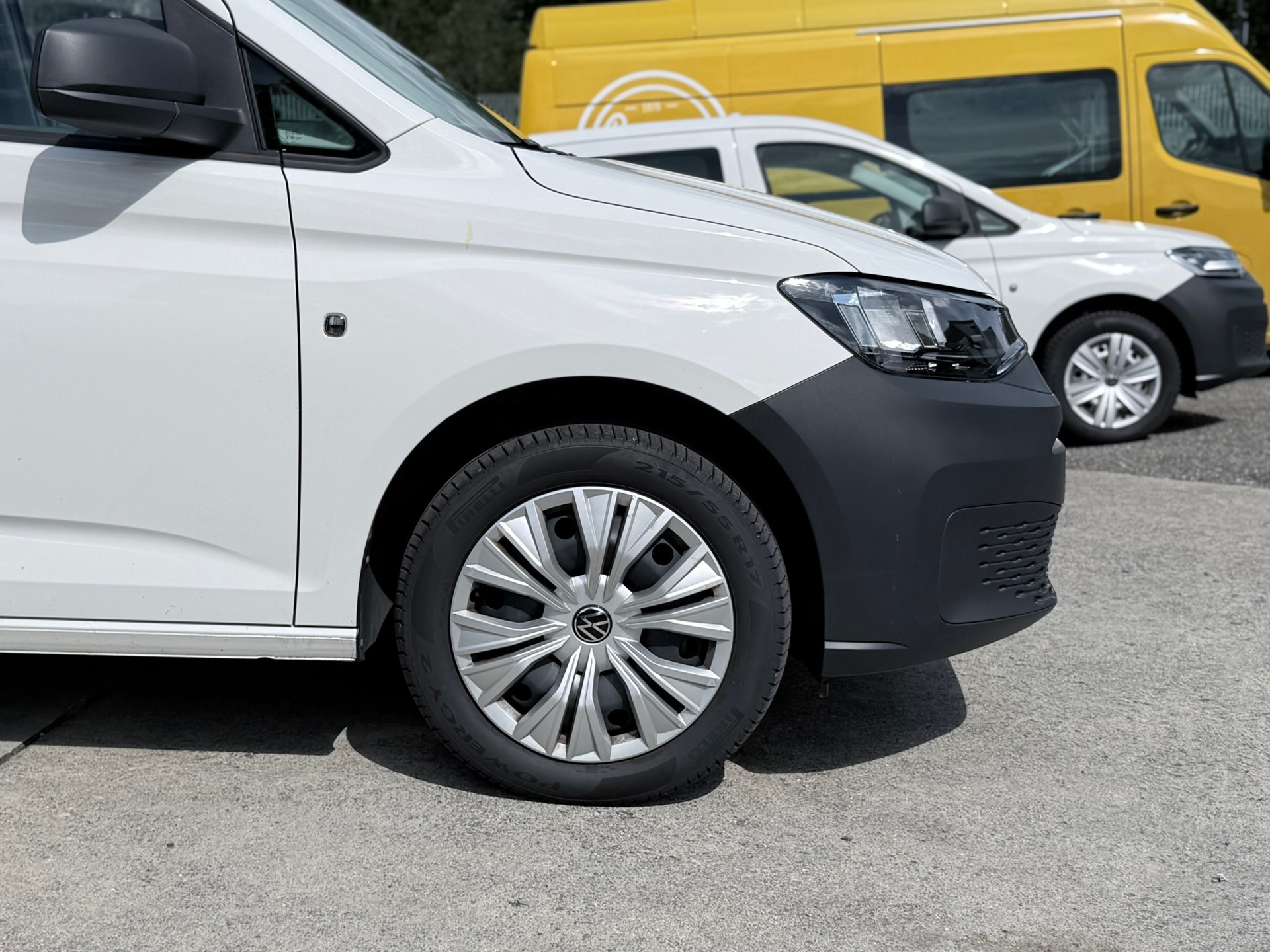 VW Caddy Cargo 2.0TDI Maxi 4Motion-image-4