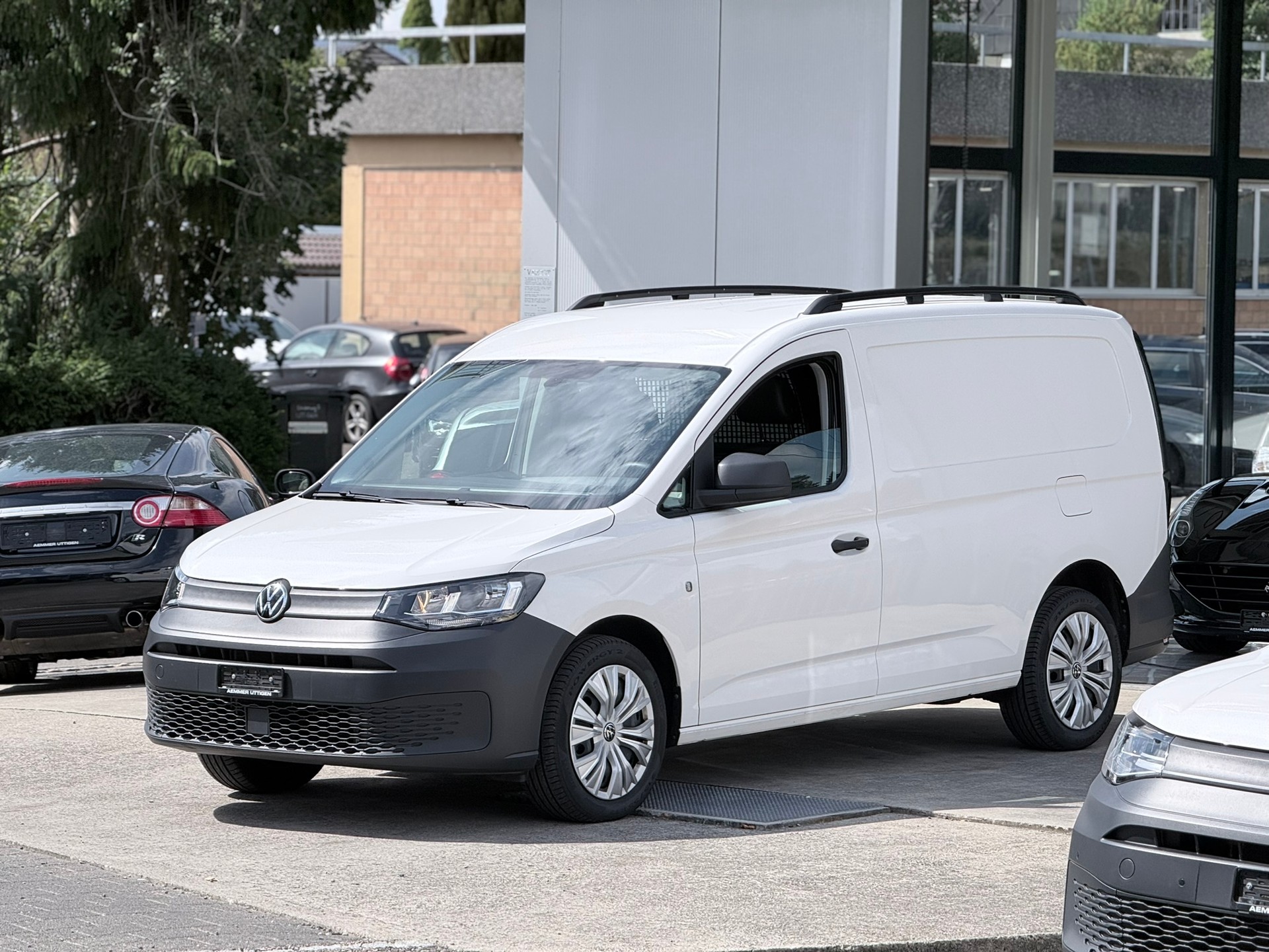 VW Caddy Cargo 2.0TDI Maxi 4Motion-image-0