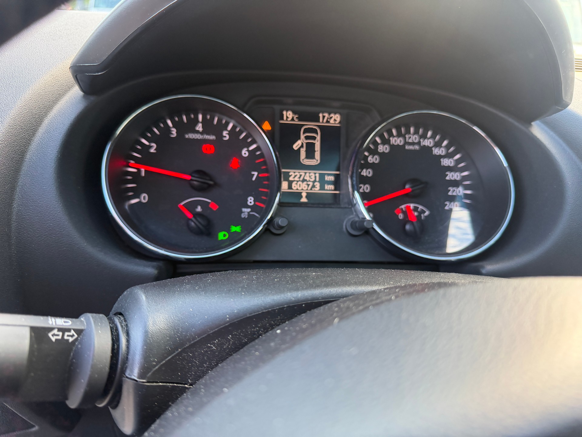 NISSAN Qashqai 2.0 4WD tekna-image-9