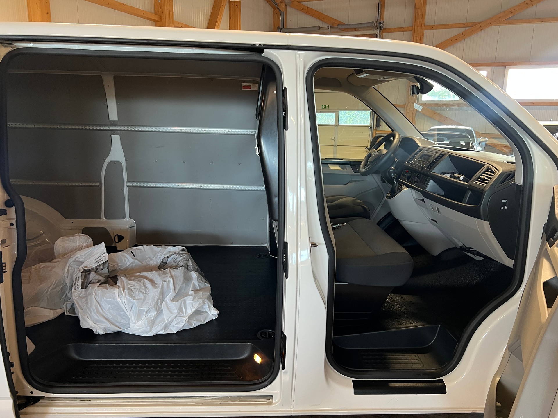 VW T6 2.0 TSI-image-12